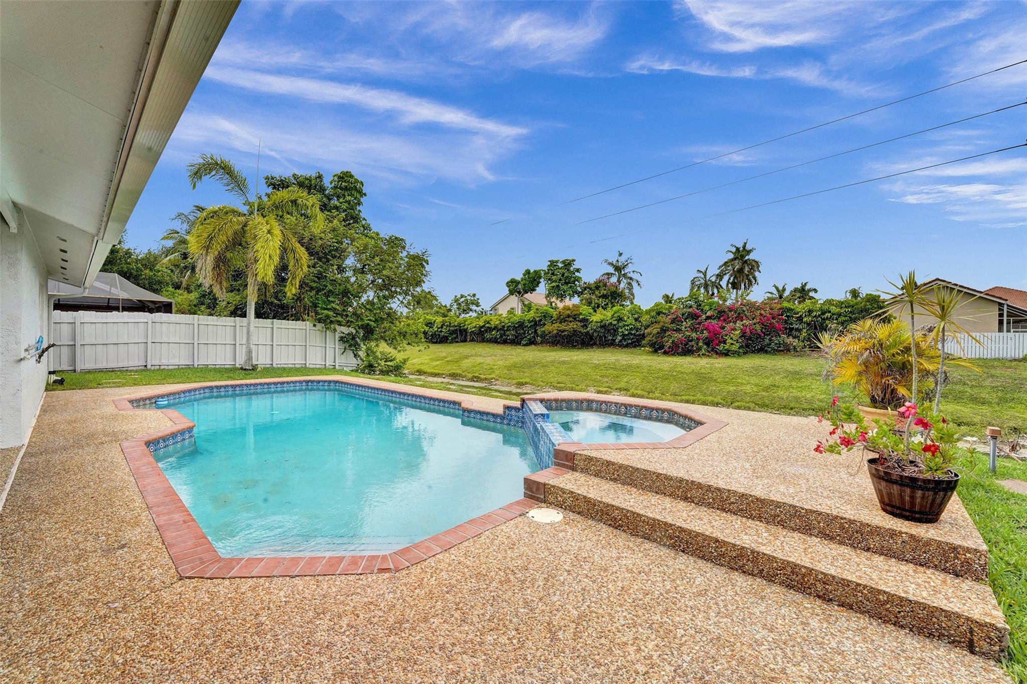 BONAVENTURE LAKES - Residential