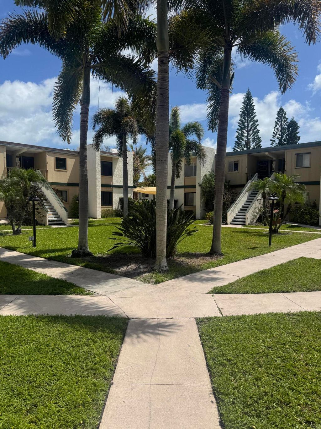 Photo of 1444 SE Riverside Drive #B-7, Stuart, FL 34996 (MLS # B26005906)