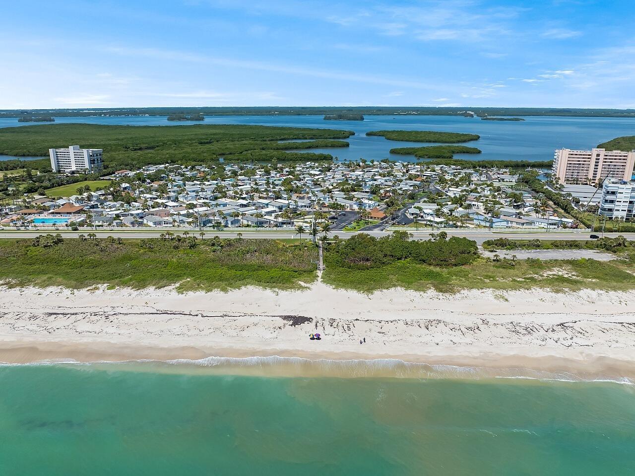 5367 Montego Circle, Fort Pierce, FL, 34949/$449,000 3 5367 Montego Circle