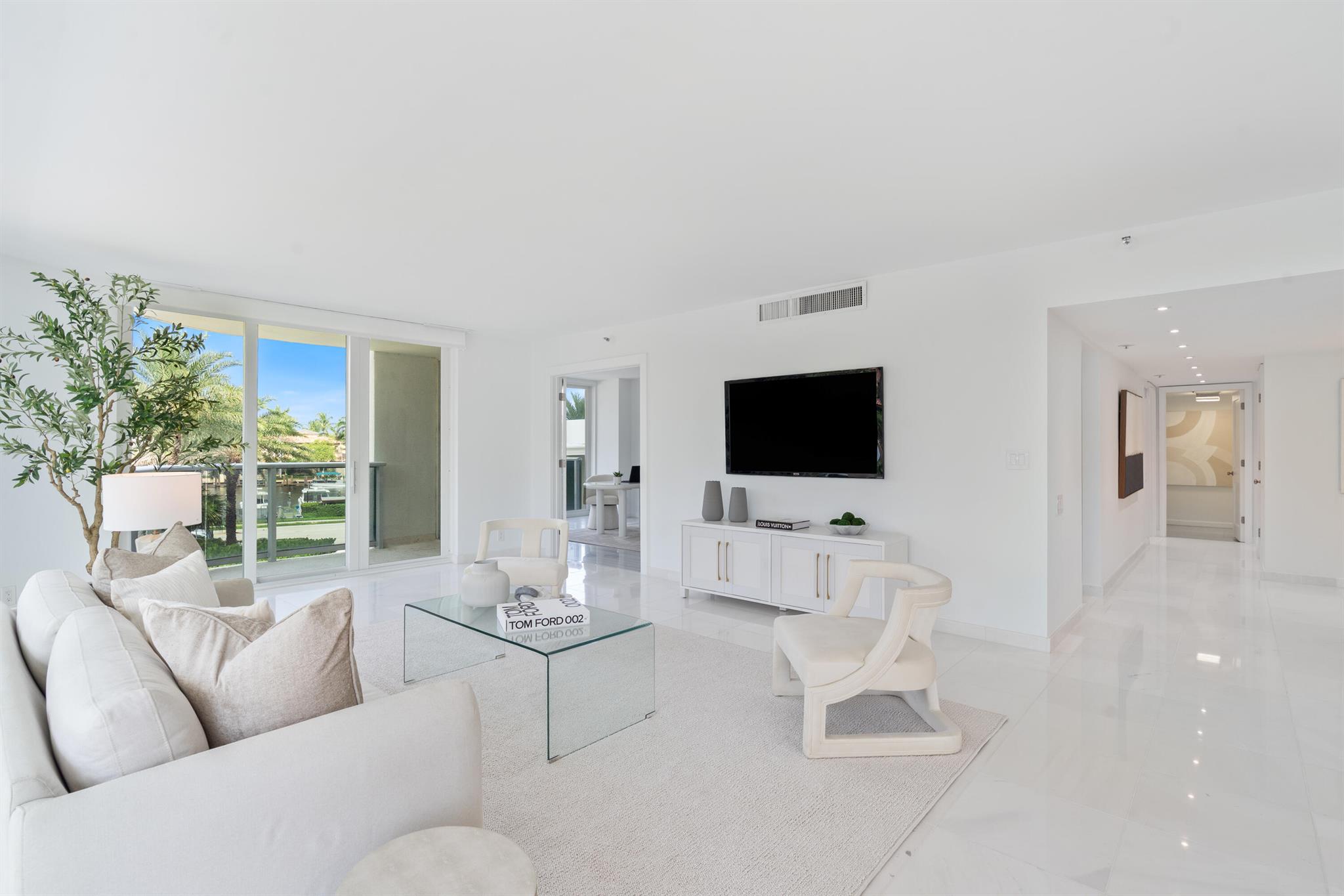 350 S Ocean Boulevard 1b