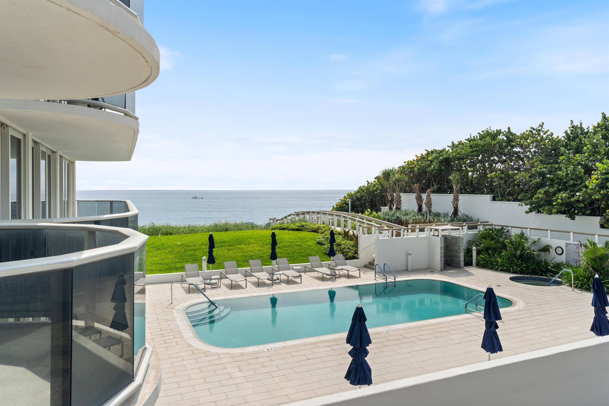 350 S Ocean Boulevard 1b