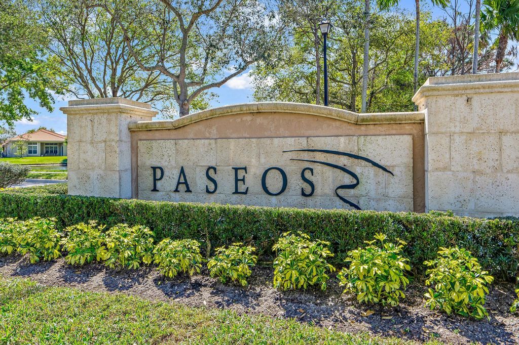 Photo of 162 Via Veracruz, Jupiter, FL 33458 (MLS # R10965008)