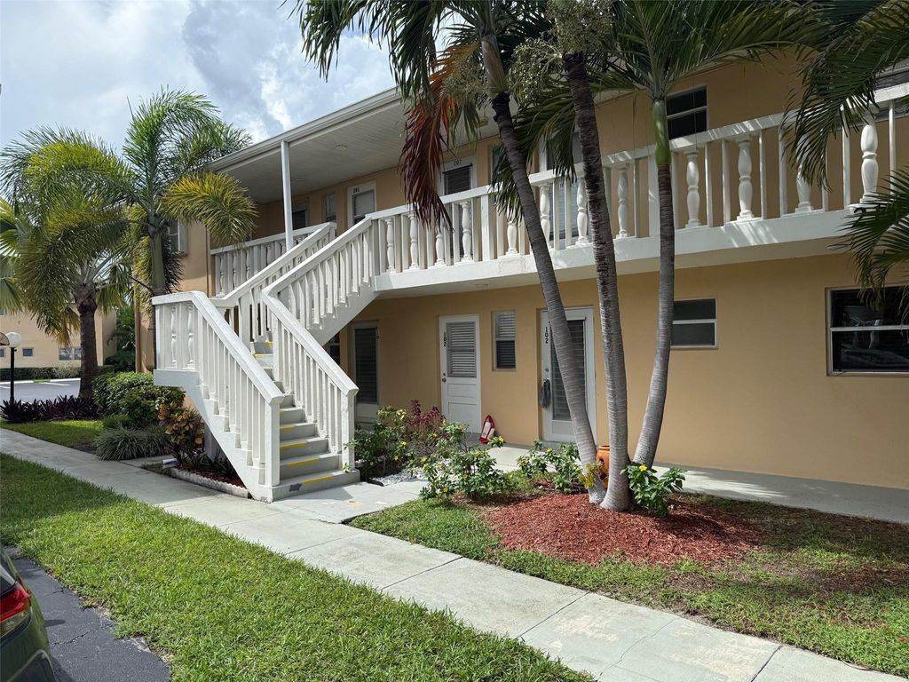 Photo of 2141 NE 1st Court #102, Boynton Beach, FL 33435 (MLS # F10527088)