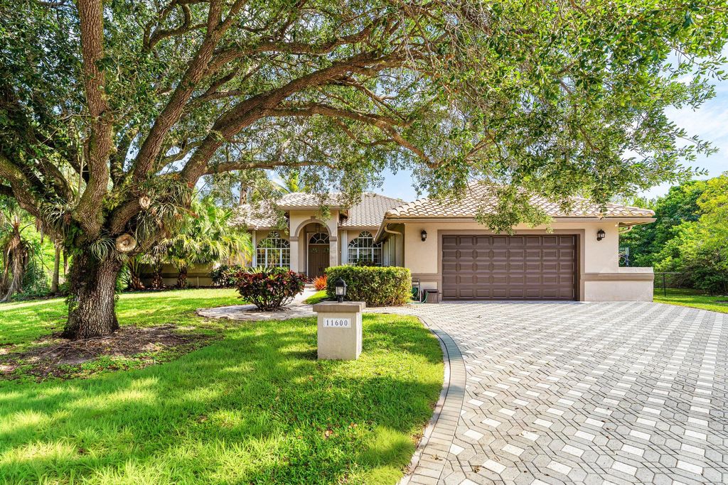 Photo of 11600 NW 5th Street, Plantation, FL 33325 (MLS # B26028550)