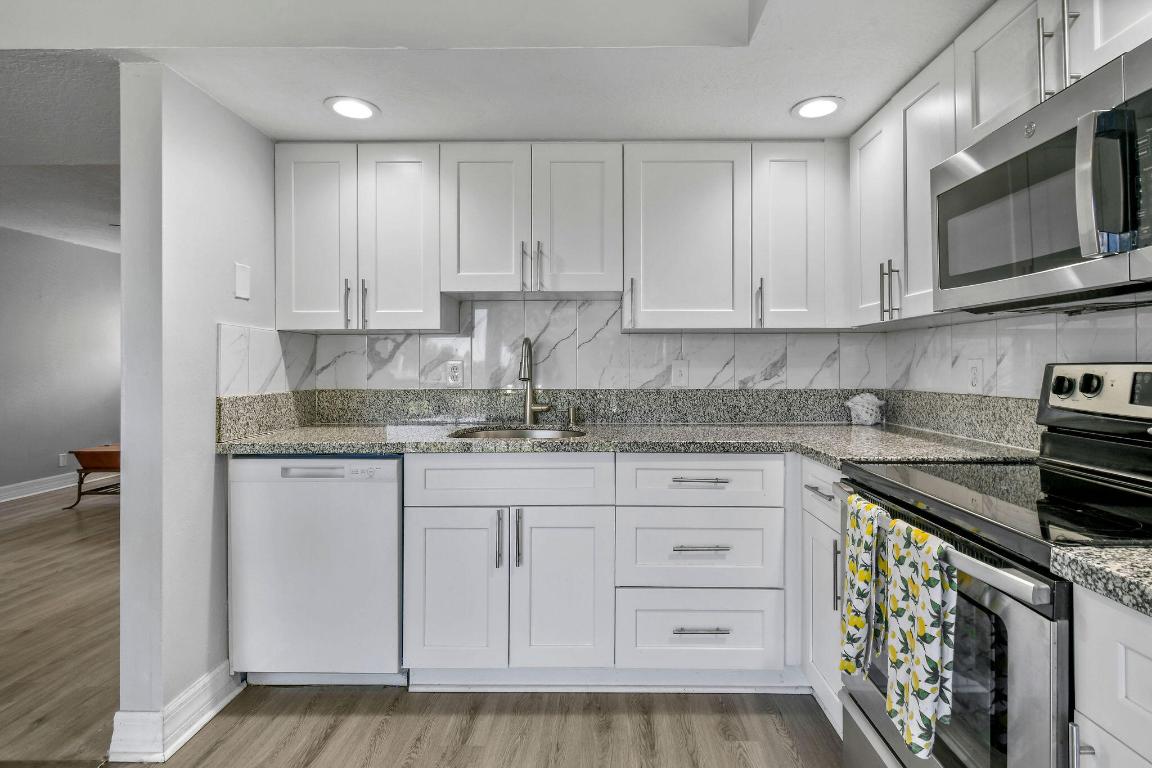 SEAGRAPE CONDO - Residential