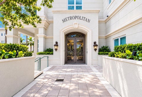 Tiny photo for 403 S SAPODILLA Avenue #717, West Palm Beach, FL 33401 (MLS # B26088619)