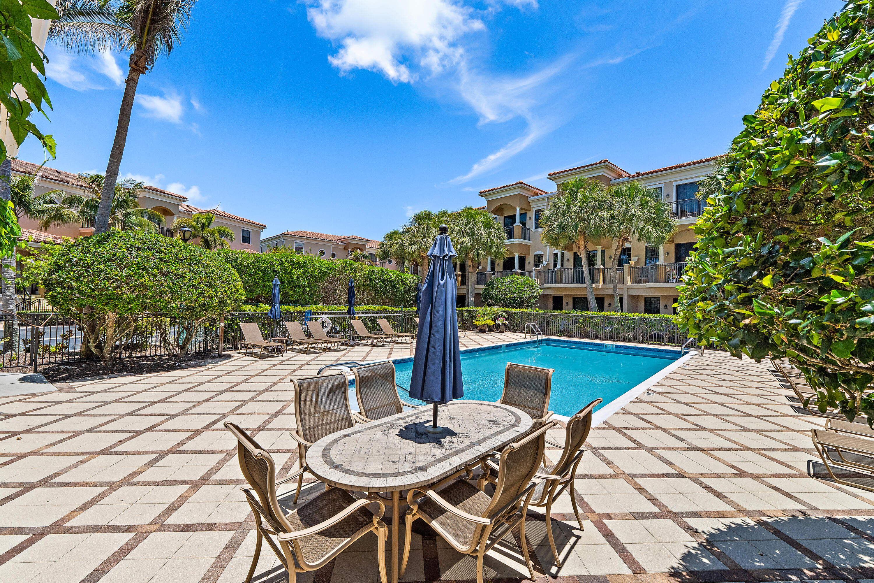 CASA DEL SOL OF TEQUESTA - Residential