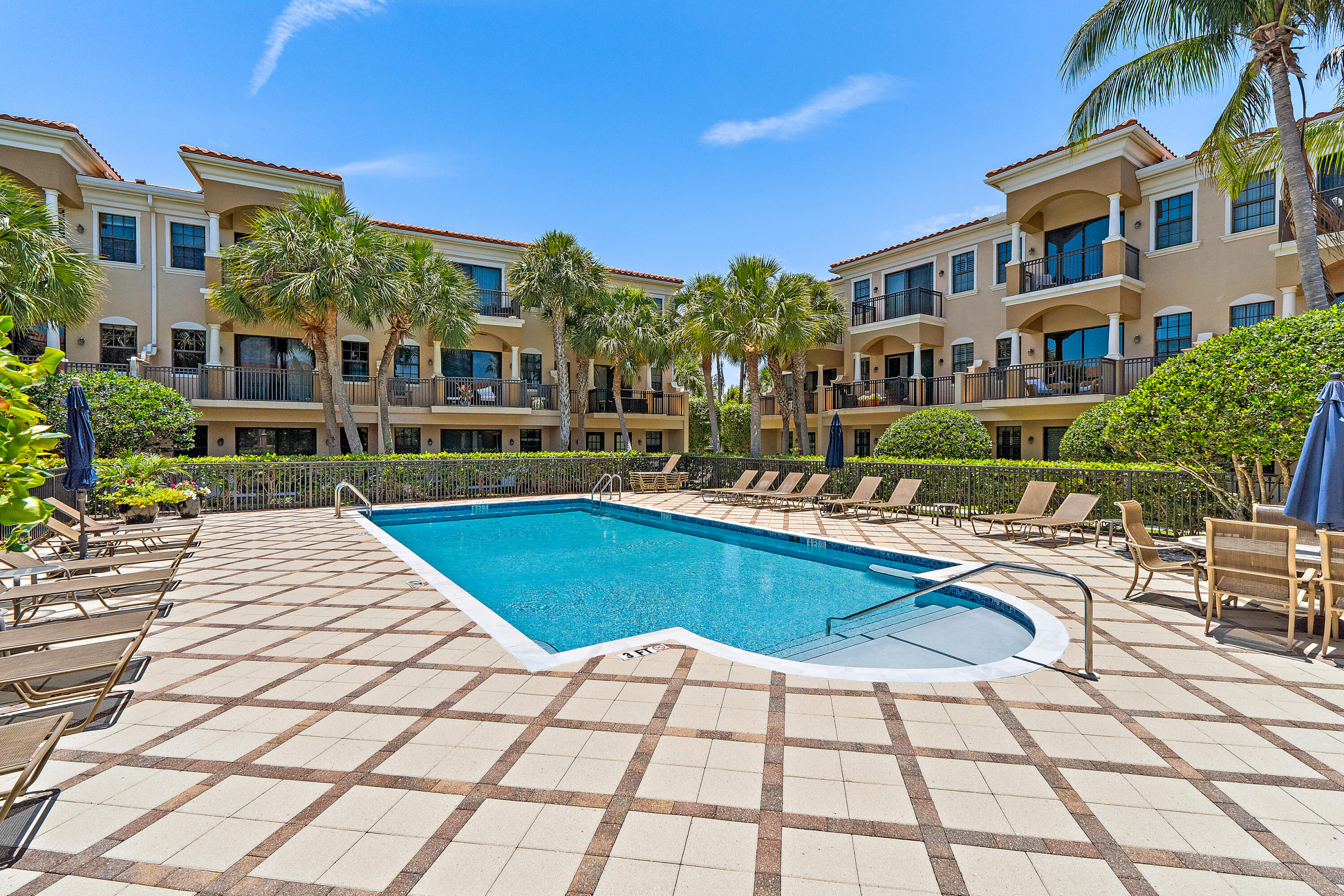 CASA DEL SOL OF TEQUESTA - Residential