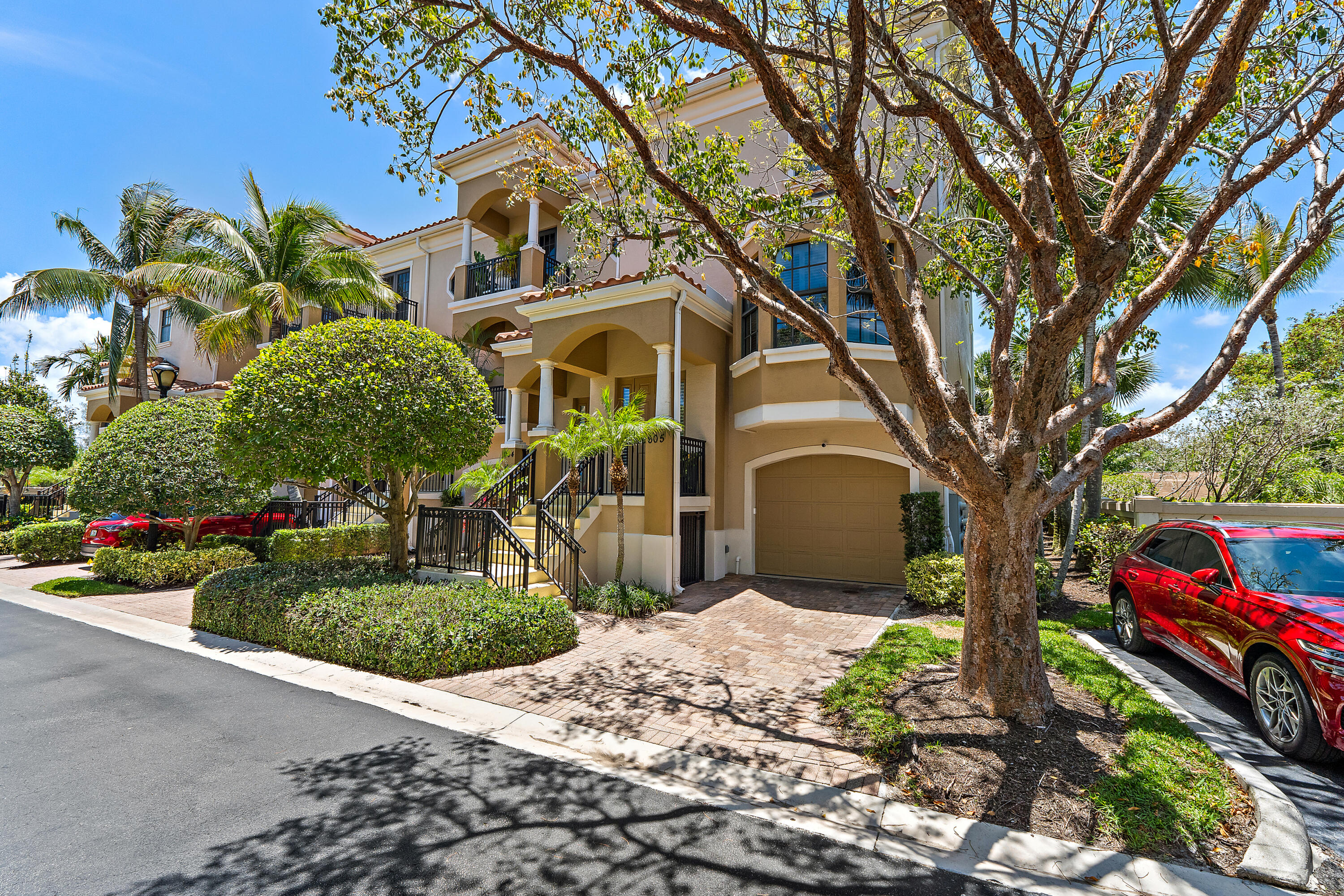 605 Del Sol Circle