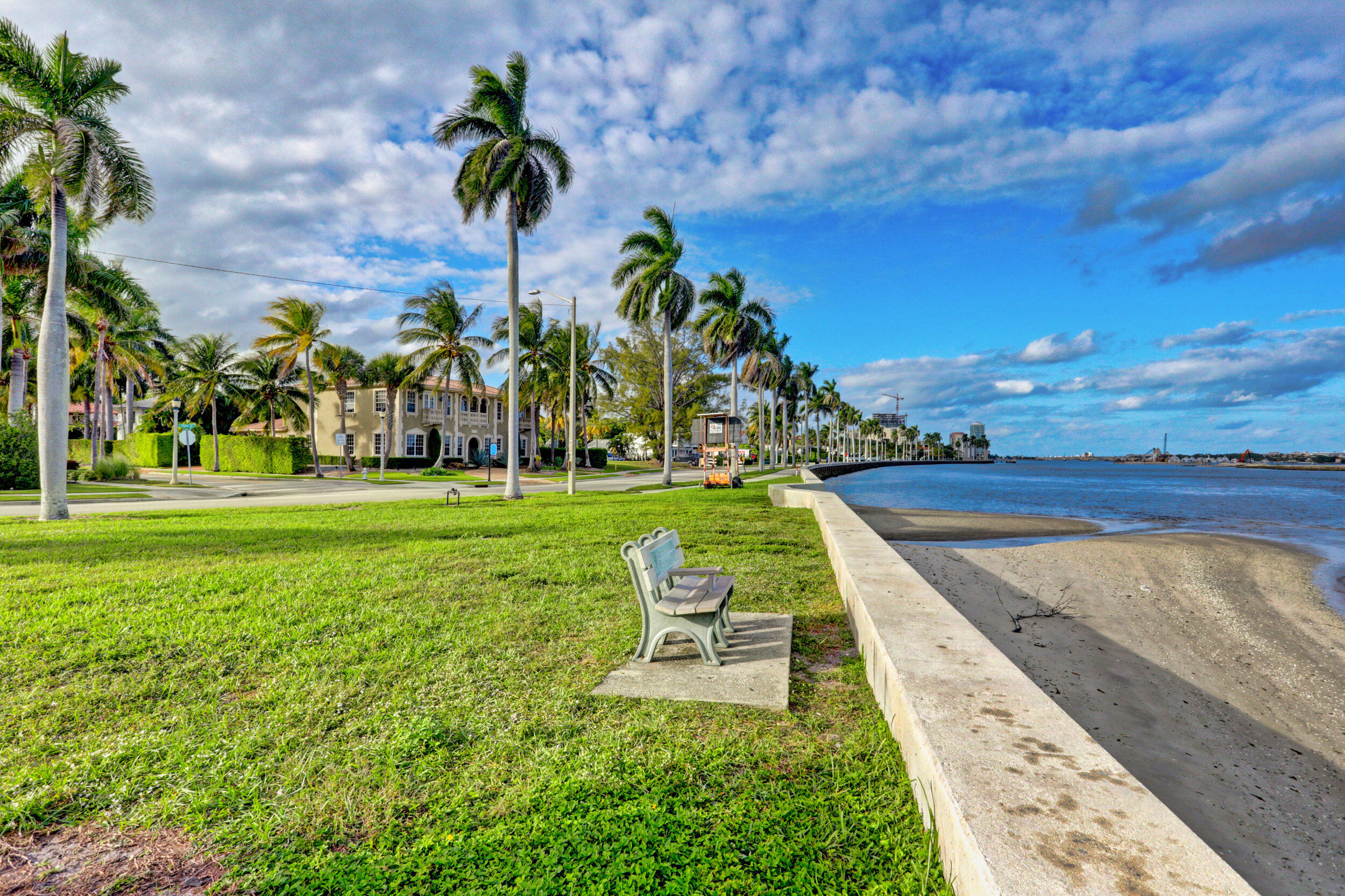 MONCEAUX - Residential