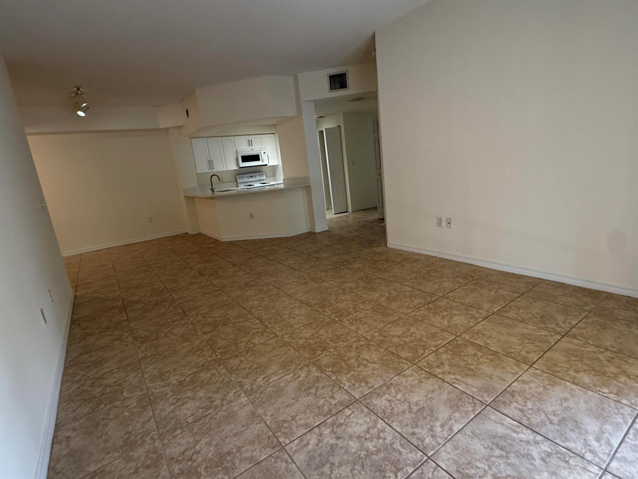 SAN MATERA THE GARDENS CO - Residential Lease