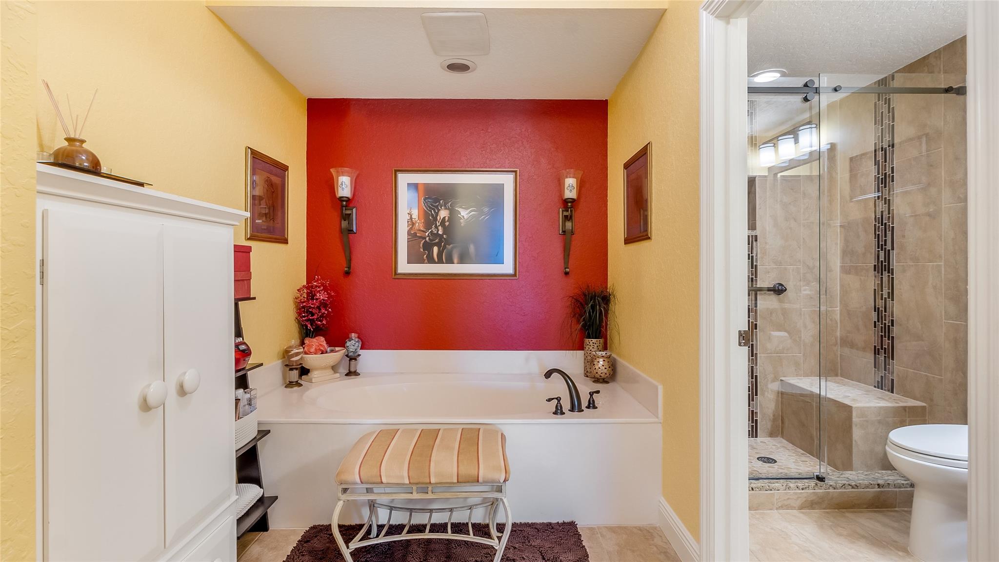 SOUTHAMPTON CONDOMINIUM - Residential