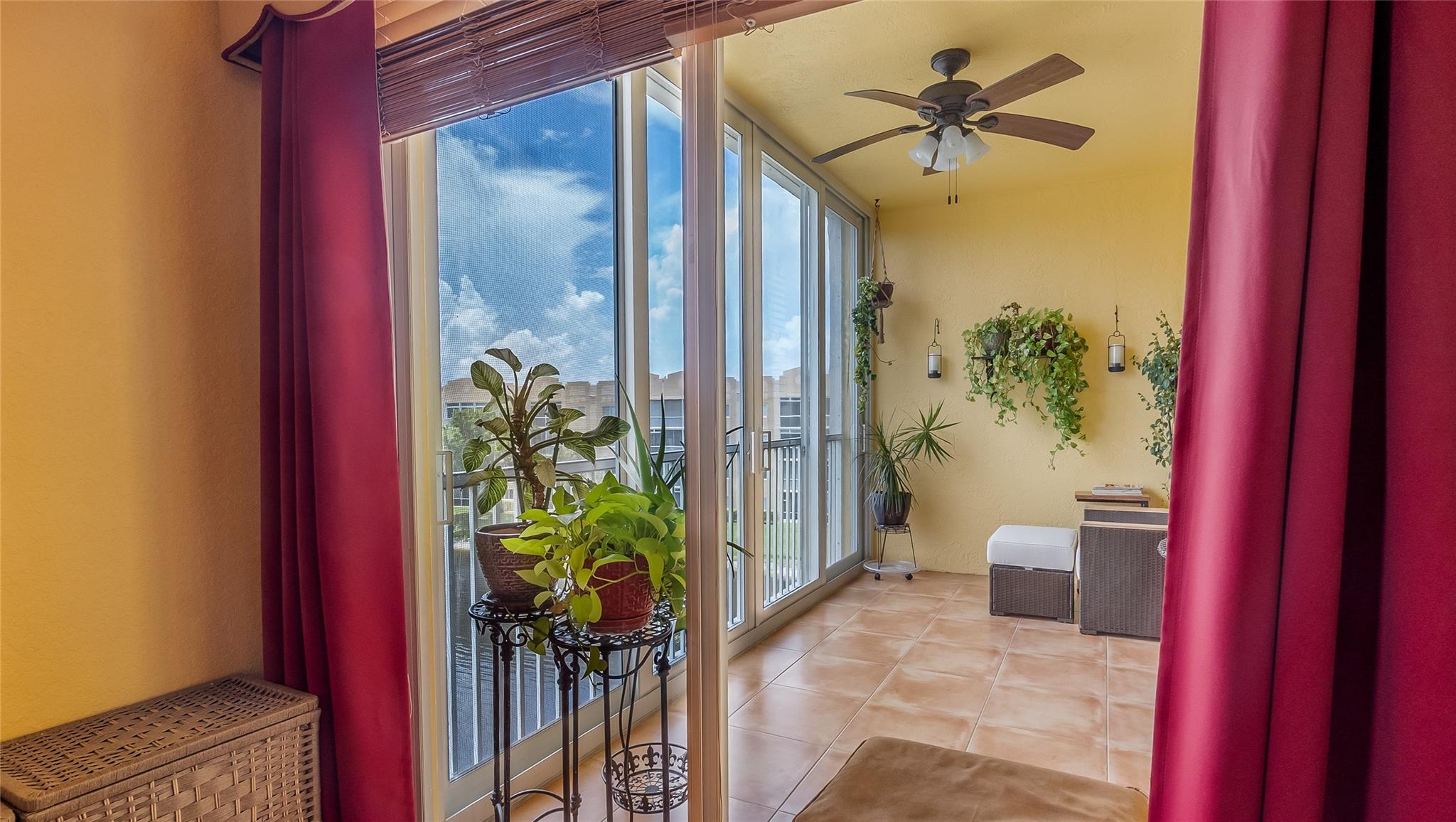 SOUTHAMPTON CONDOMINIUM - Residential