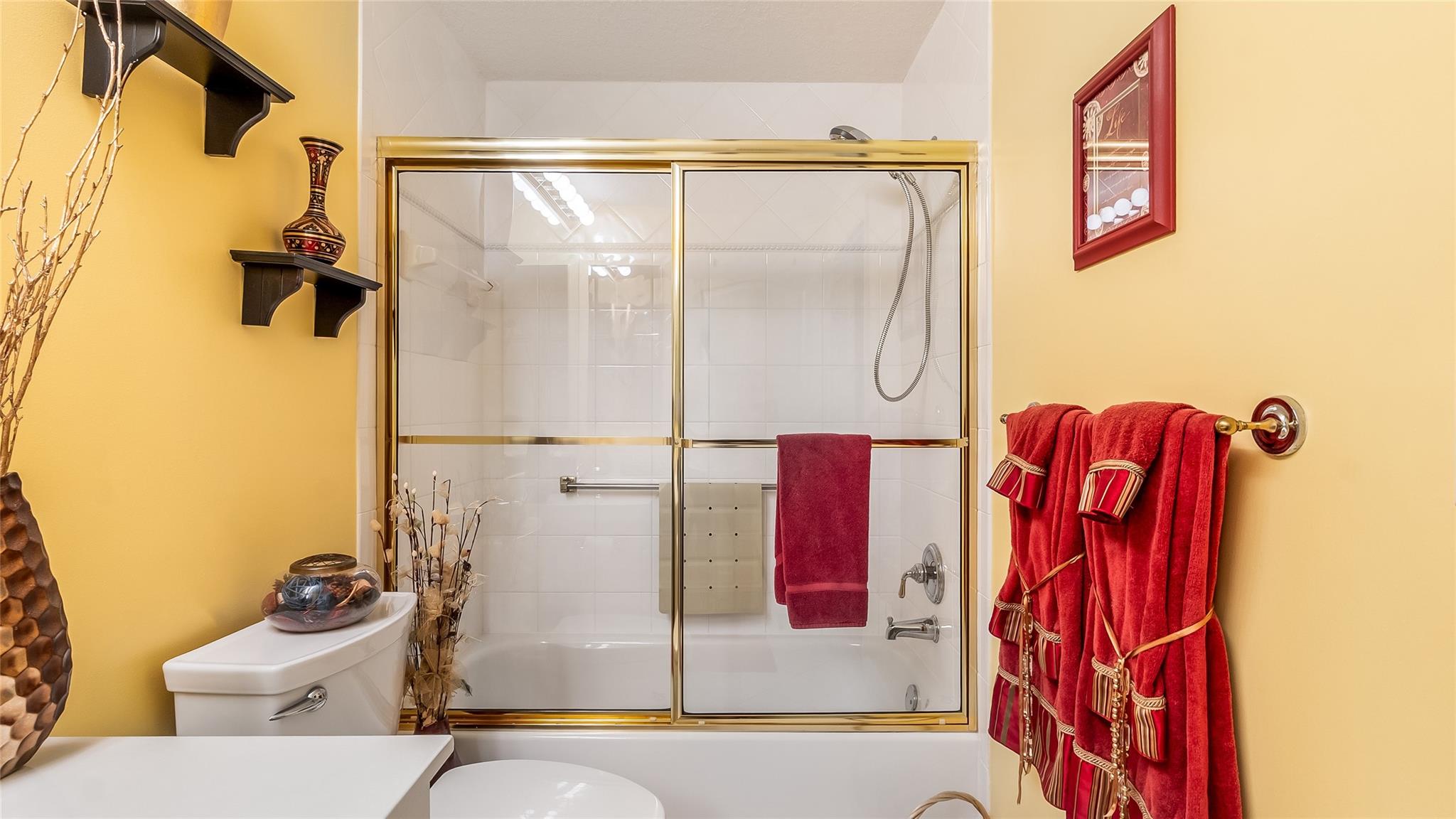 SOUTHAMPTON CONDOMINIUM - Residential