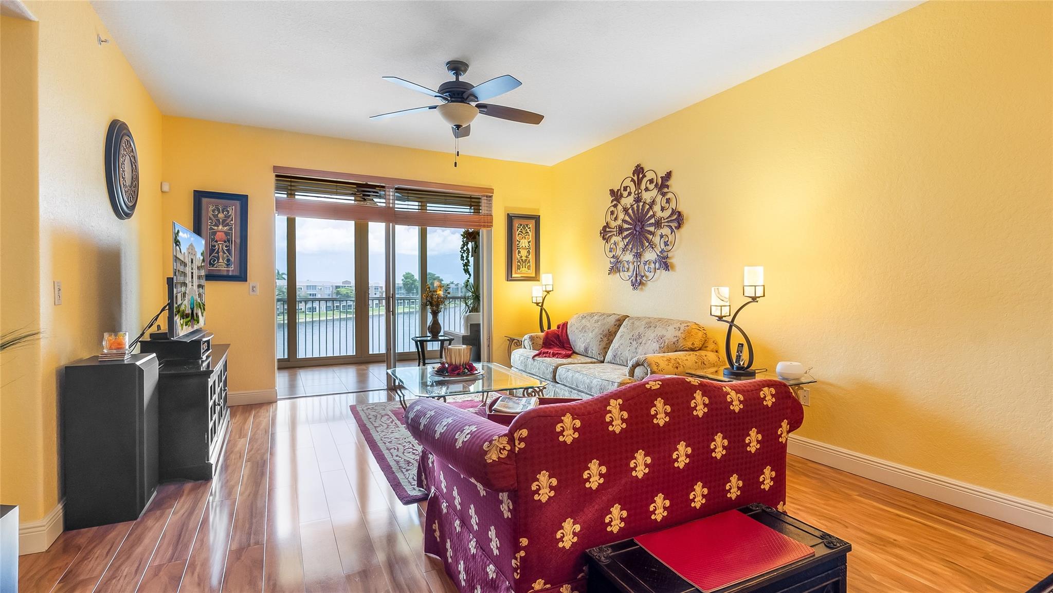 SOUTHAMPTON CONDOMINIUM - Residential
