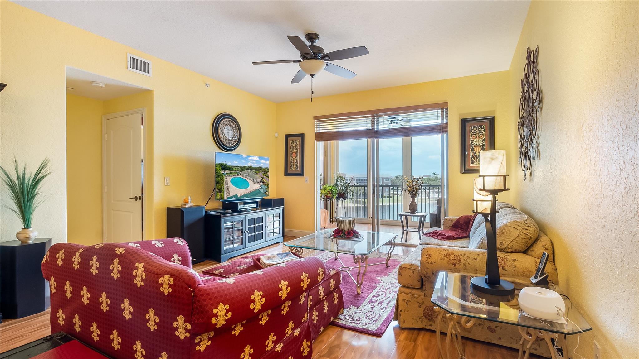 SOUTHAMPTON CONDOMINIUM - Residential