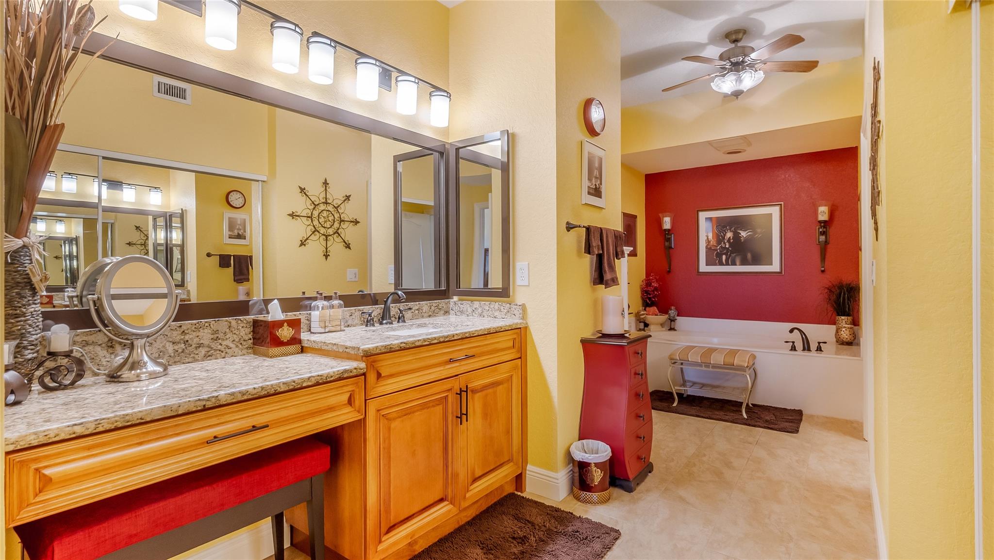 SOUTHAMPTON CONDOMINIUM - Residential