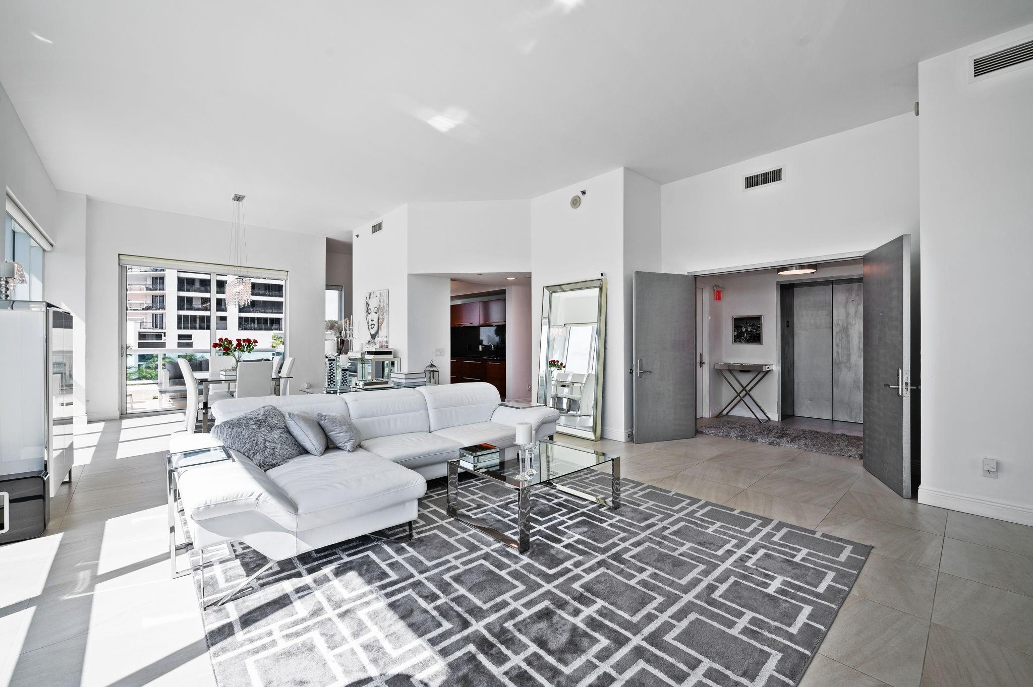 LAS OLAS BEACH CLUB - Residential