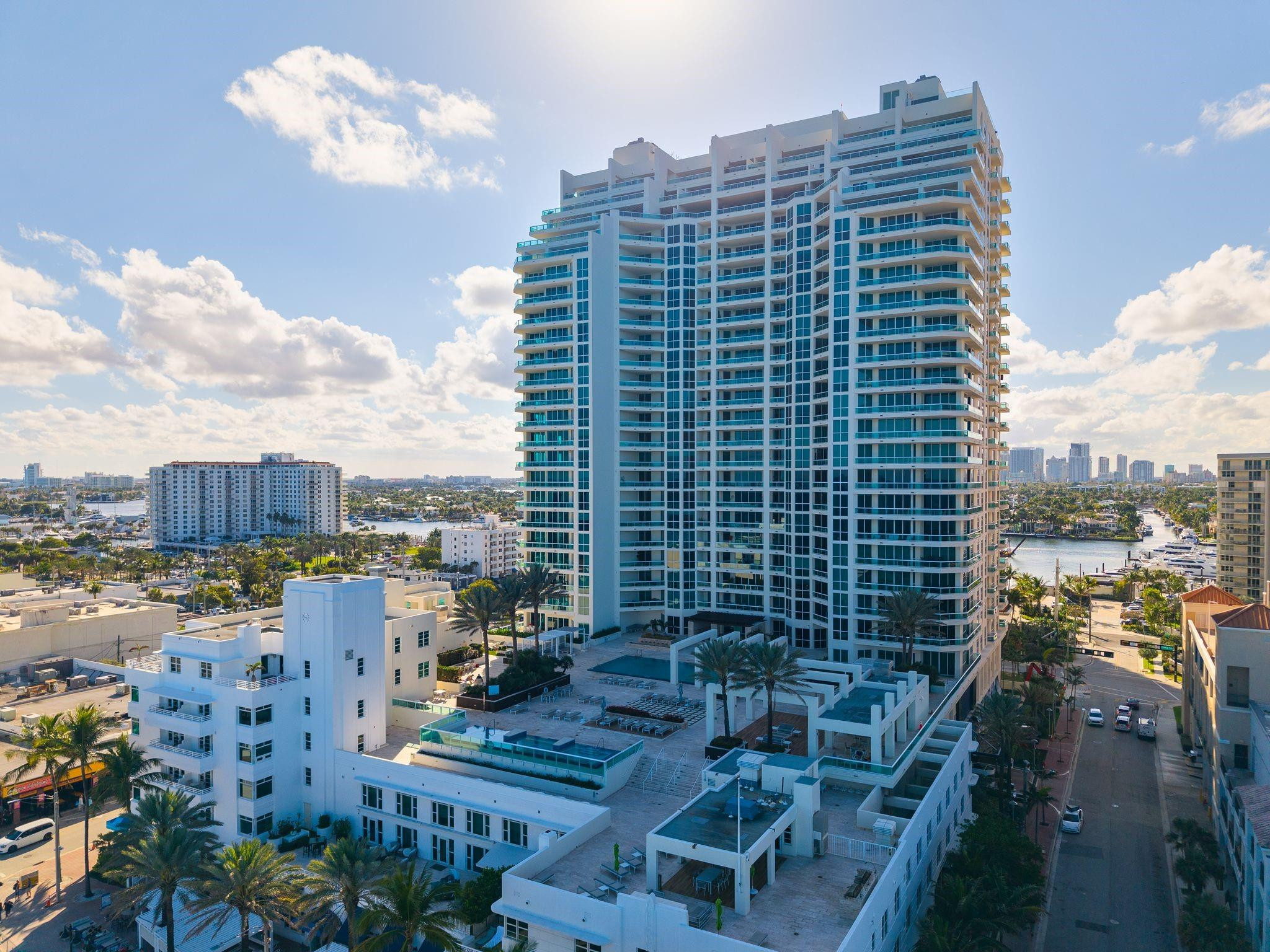 LAS OLAS BEACH CLUB - Residential