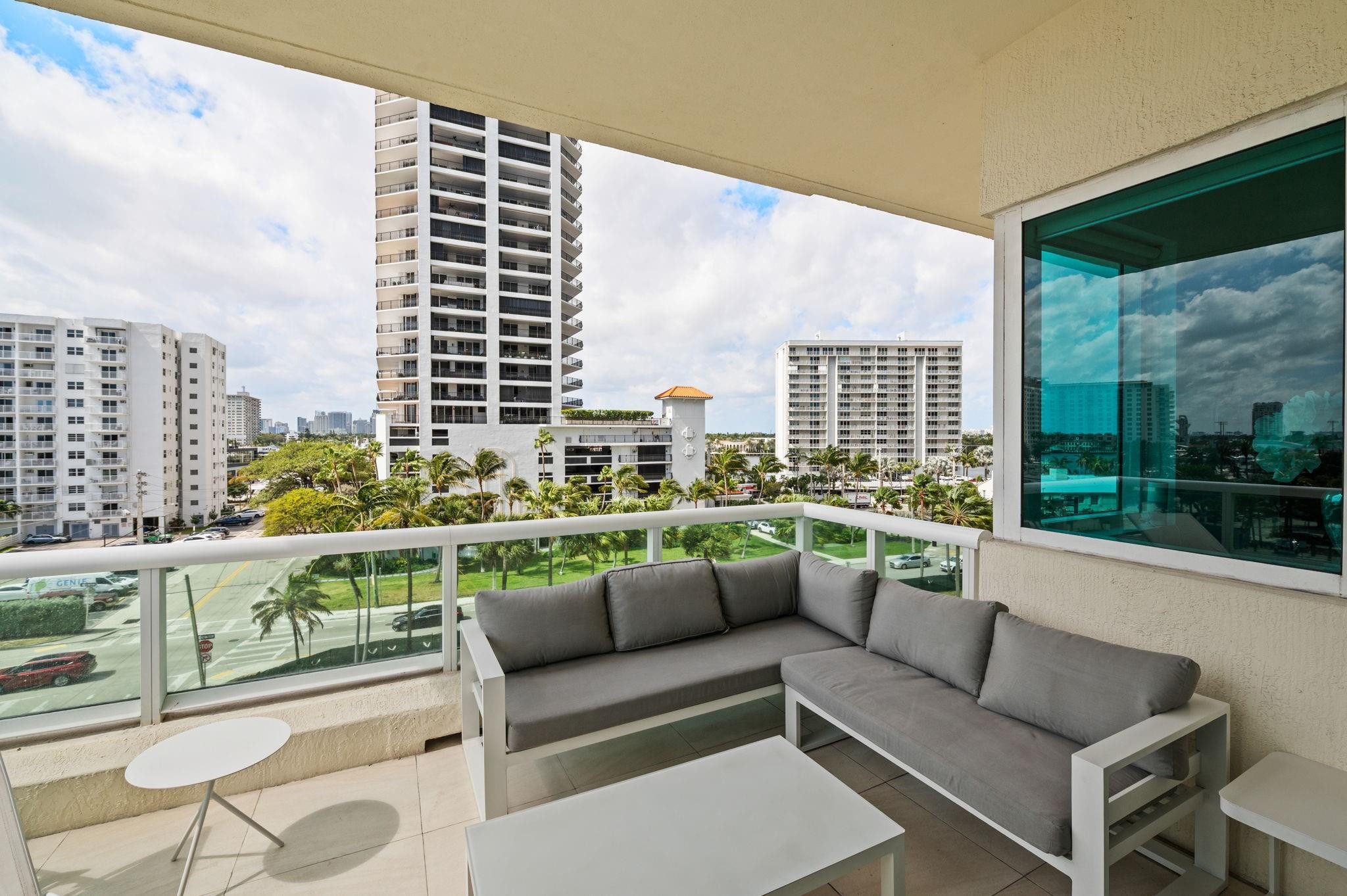 LAS OLAS BEACH CLUB - Residential