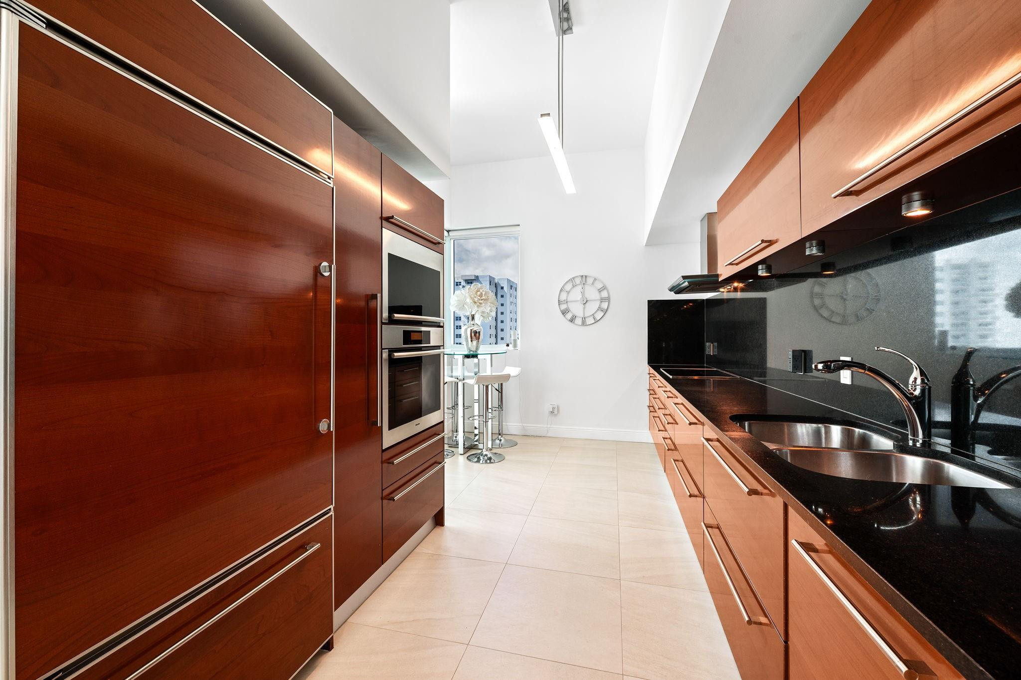 LAS OLAS BEACH CLUB - Residential