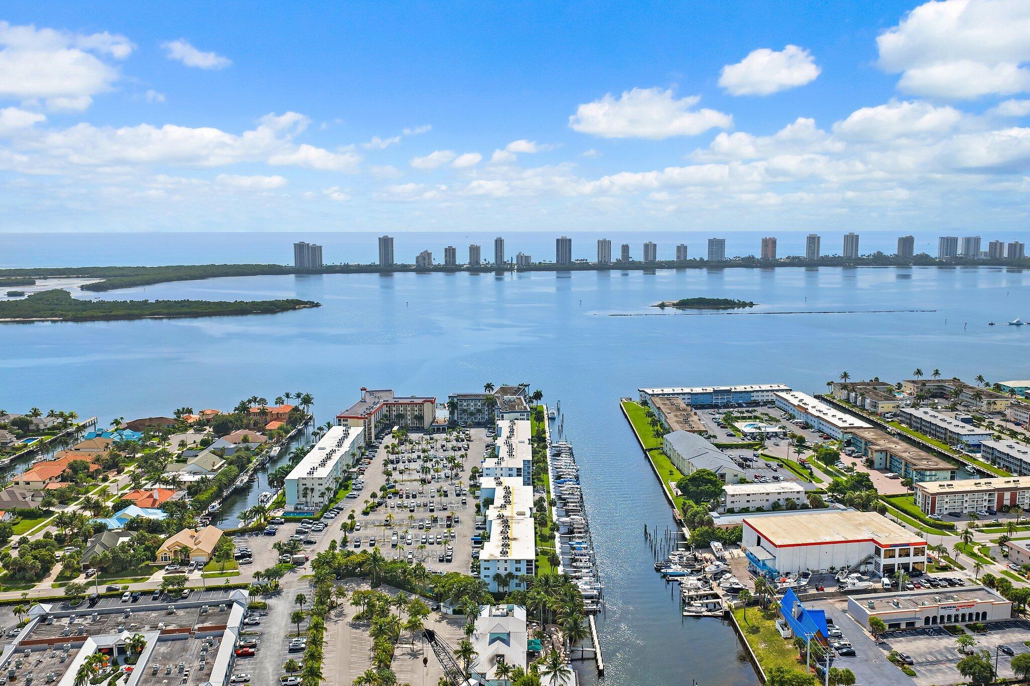 100 PARADISE HARBOUR Boulevard 202