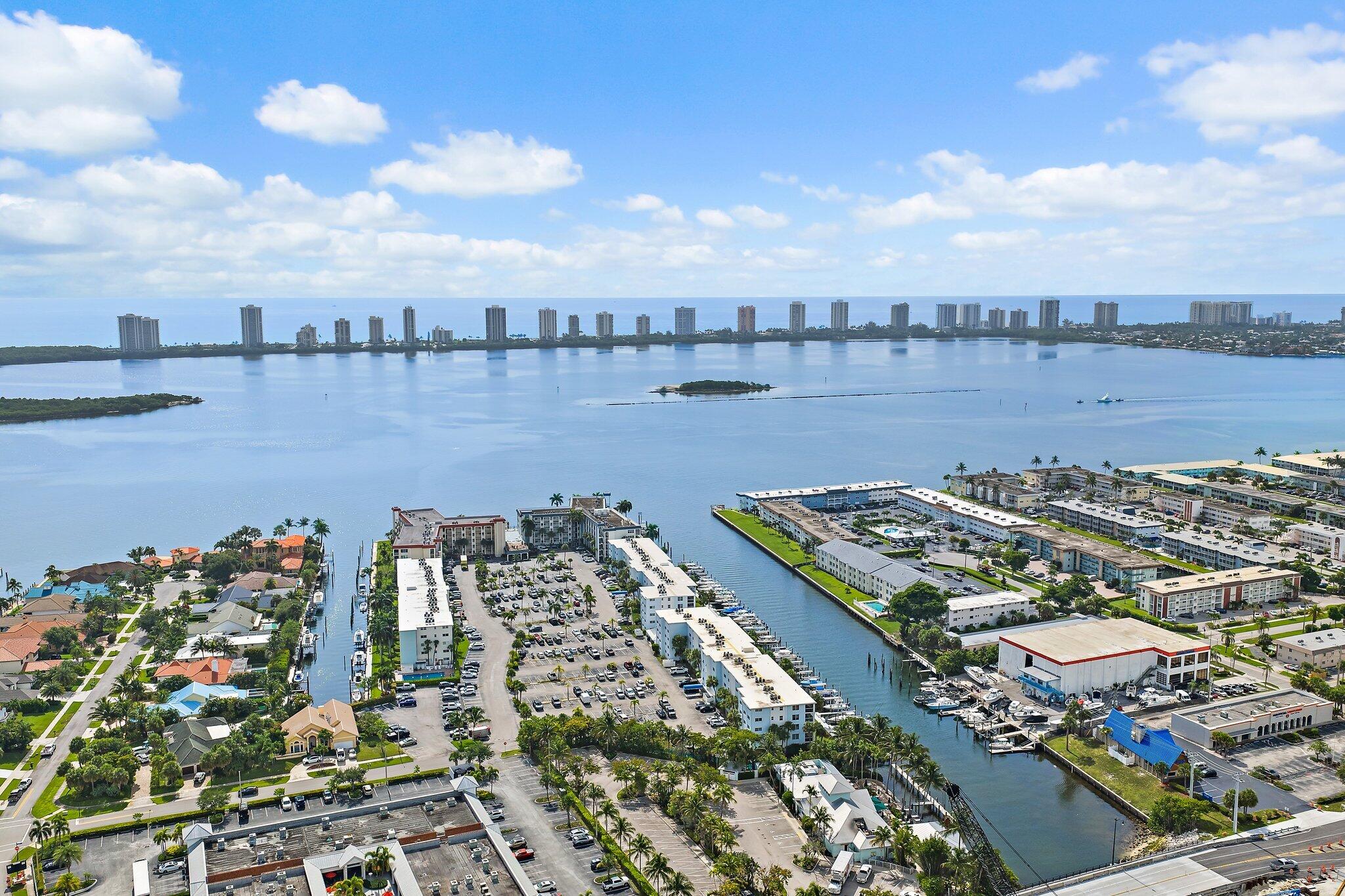 100 PARADISE HARBOUR Boulevard 202