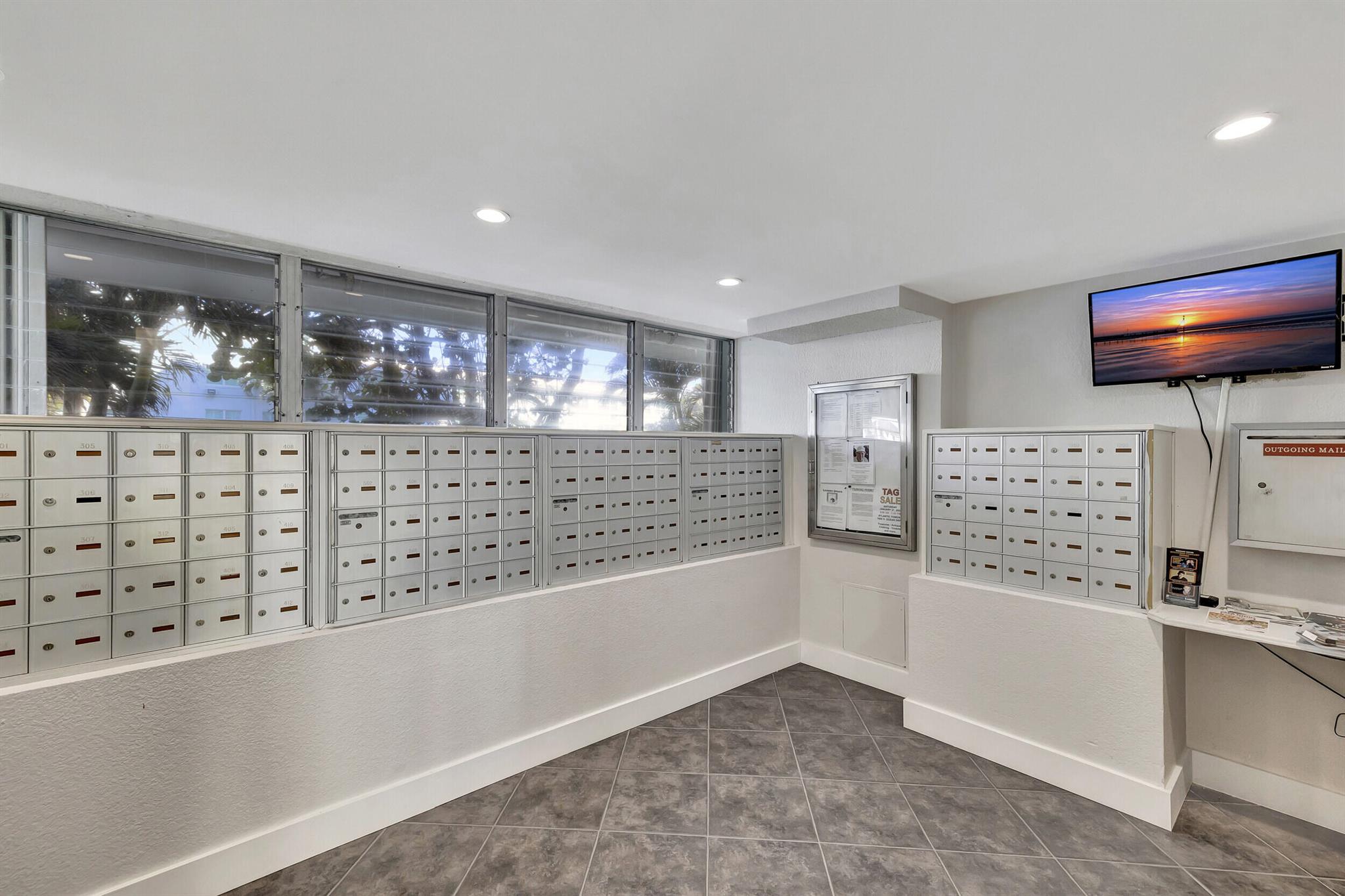 1900 S Ocean Drive 1702