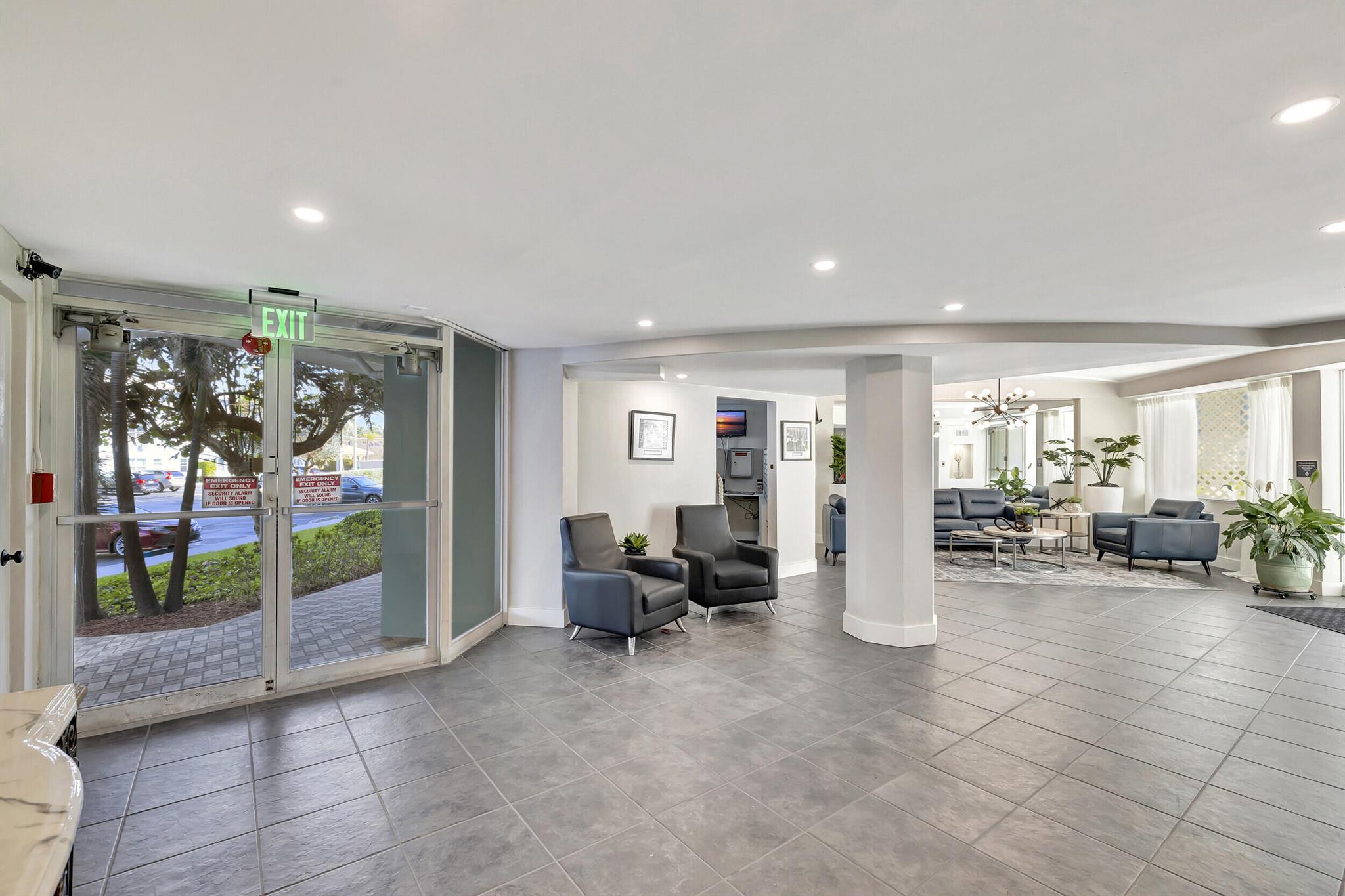 1900 S Ocean Drive 1702