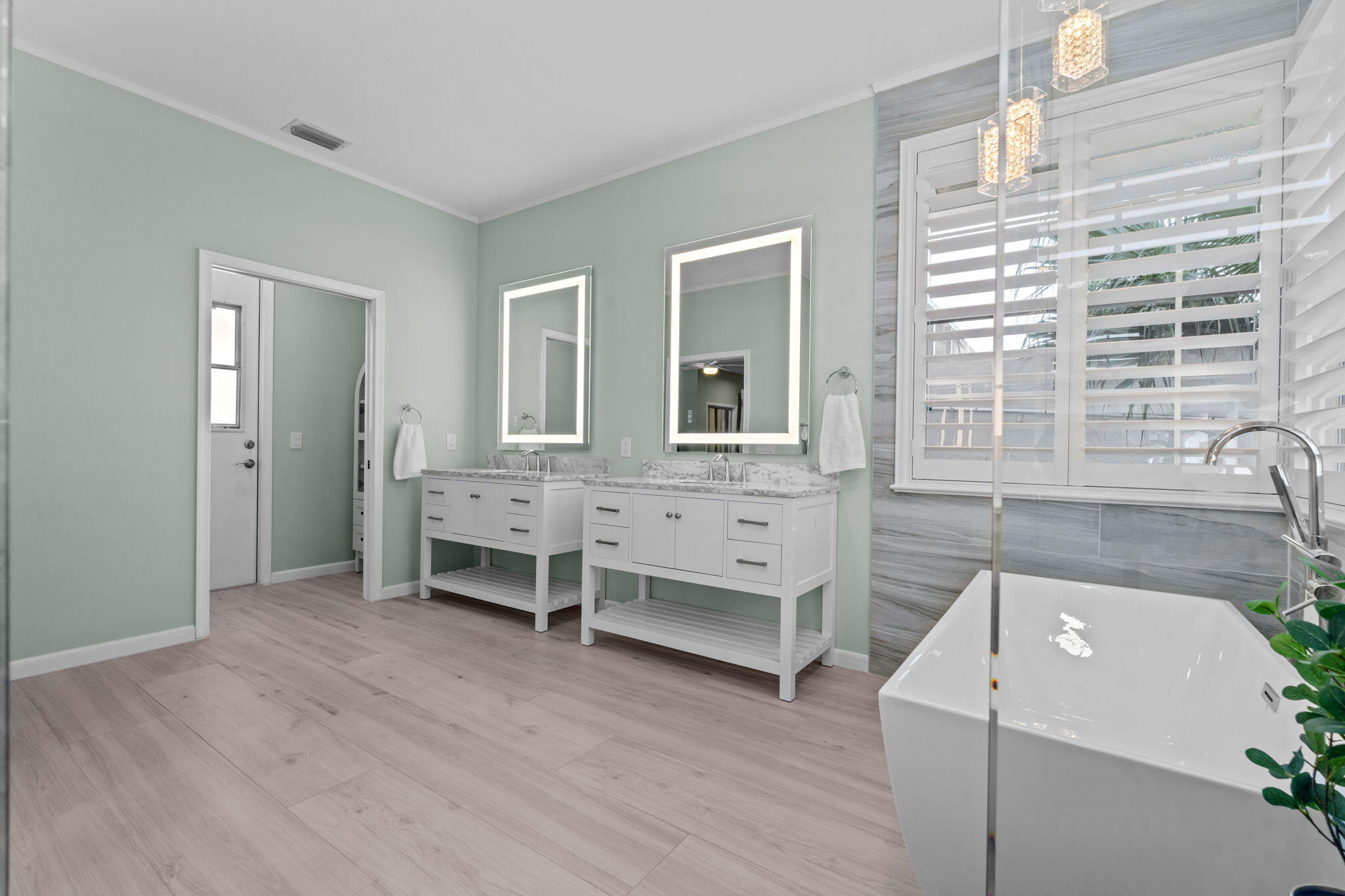 LAKEFIELD OF THE LANDINGS AT WELLINGTON PL 3A - Residential