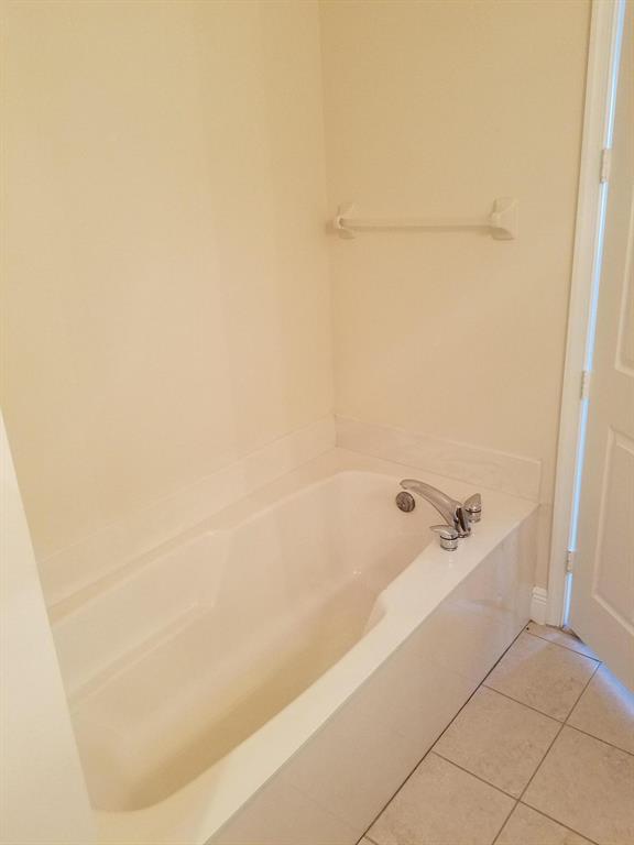 OSCEOLA WOODS - Residential Lease