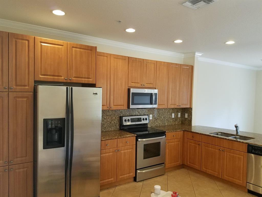 OSCEOLA WOODS - Residential Lease