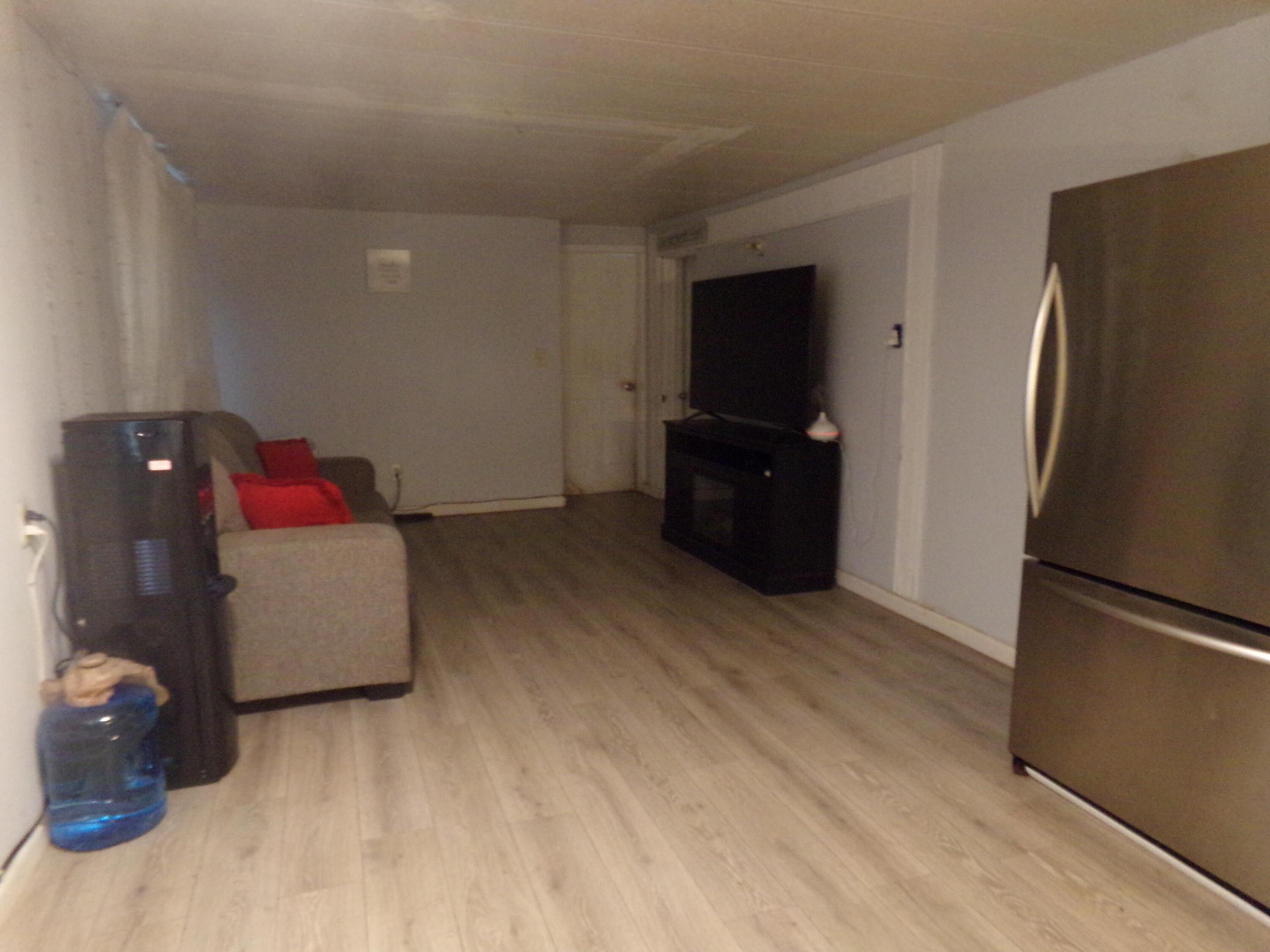 2204 NW 23rd Avenue, Boynton Beach, FL, 33436/$68,000 4 2204 NW 23rd Avenue