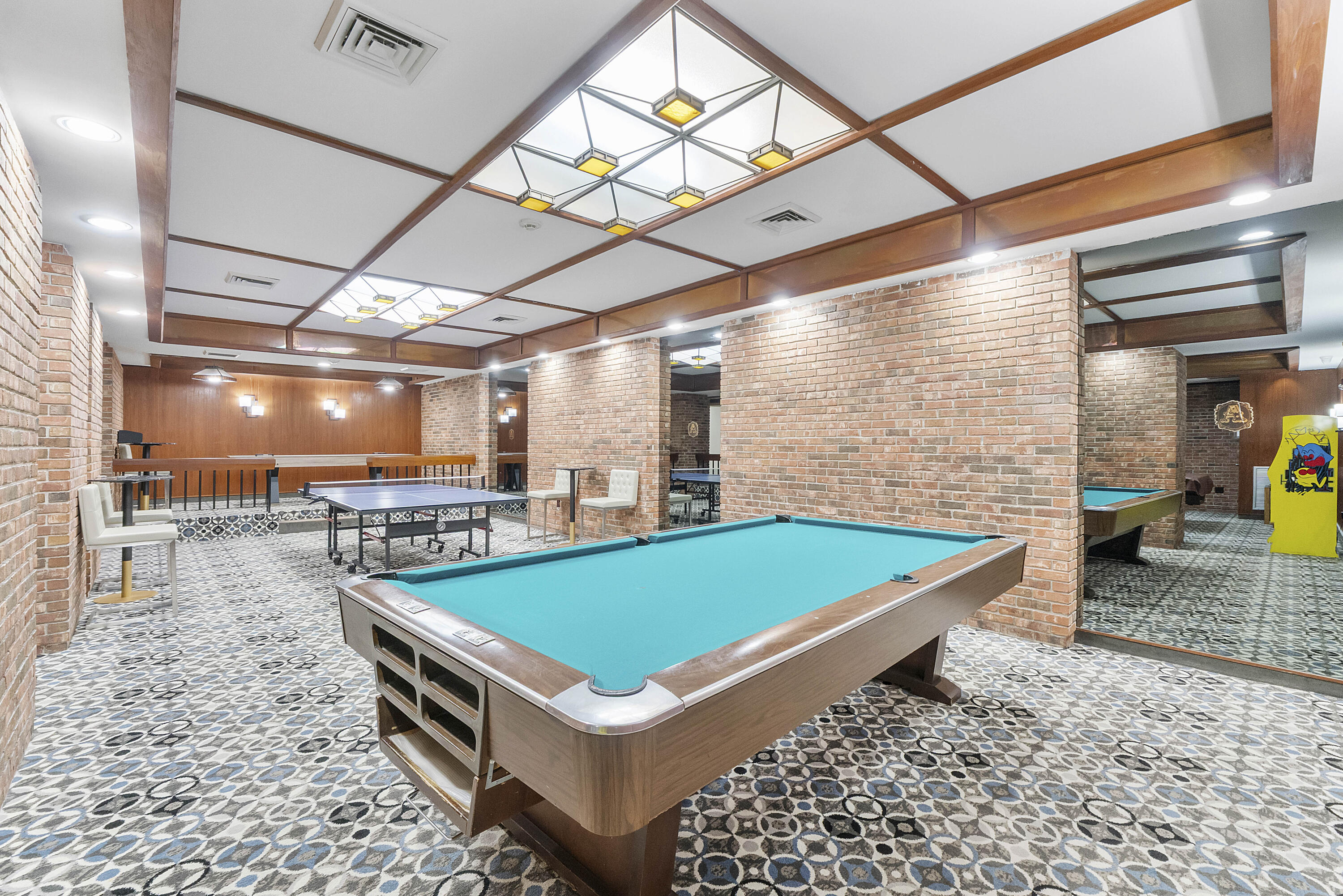 AQUARIUS CONDO - Residential
