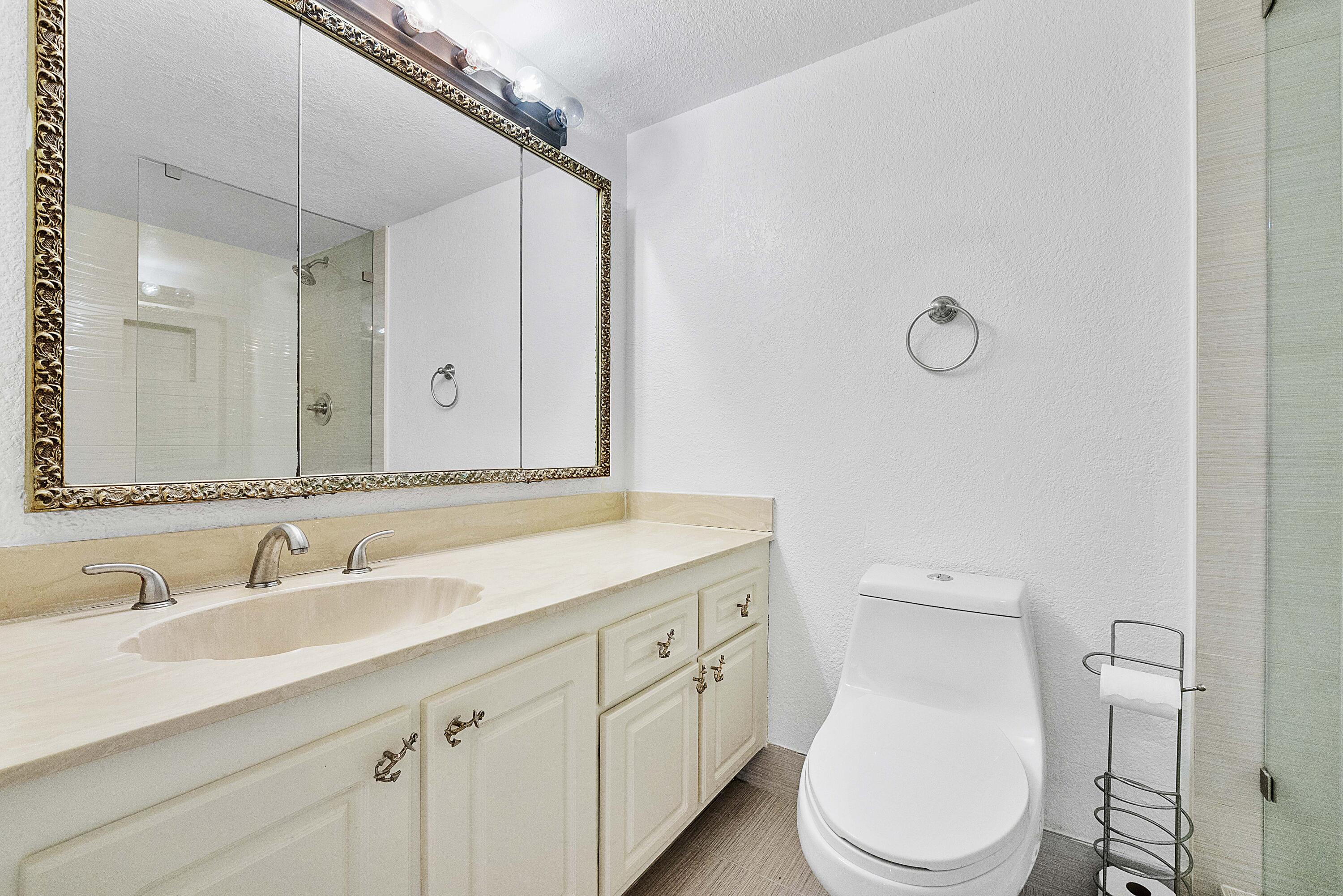 AQUARIUS CONDO - Residential