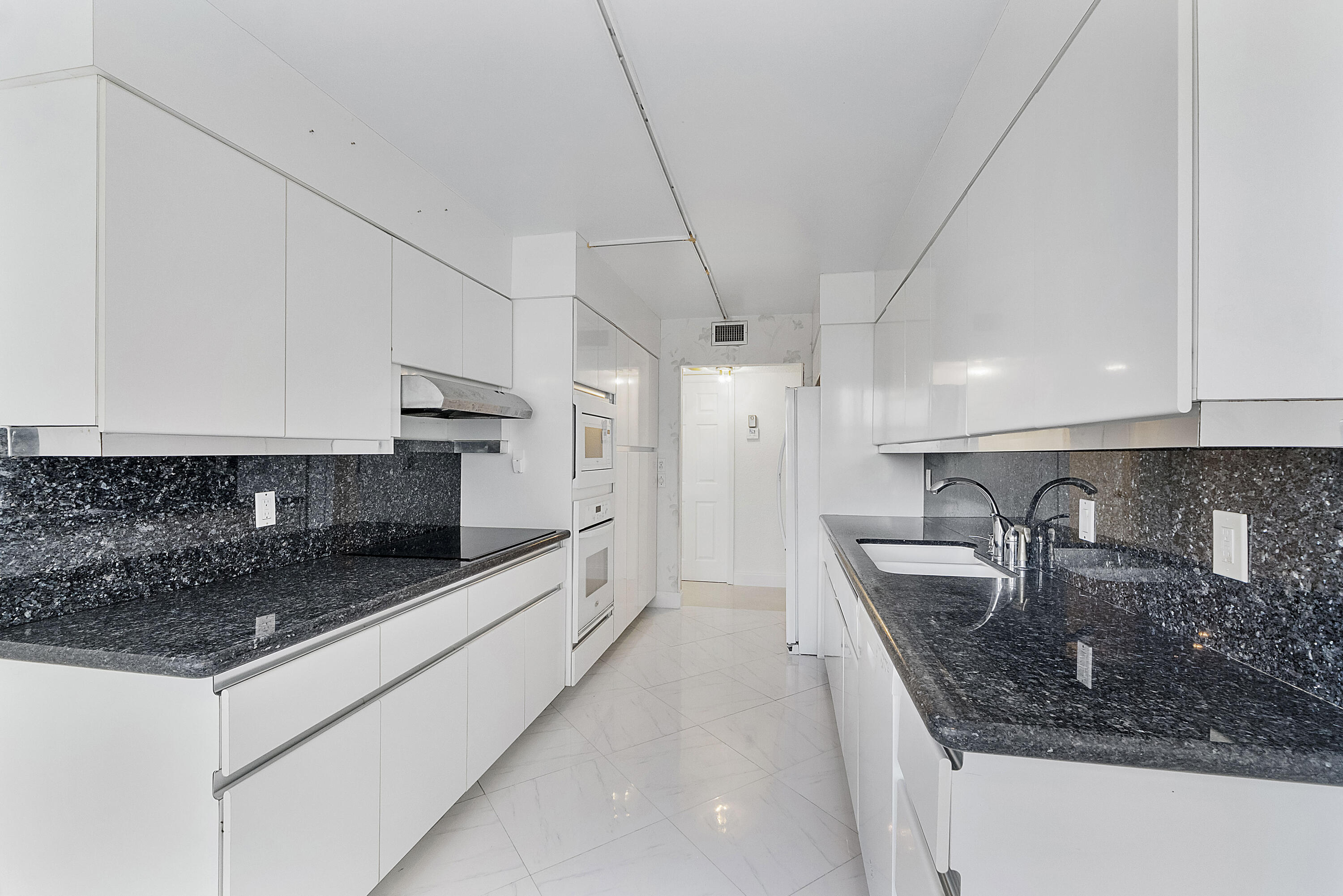 AQUARIUS CONDO - Residential