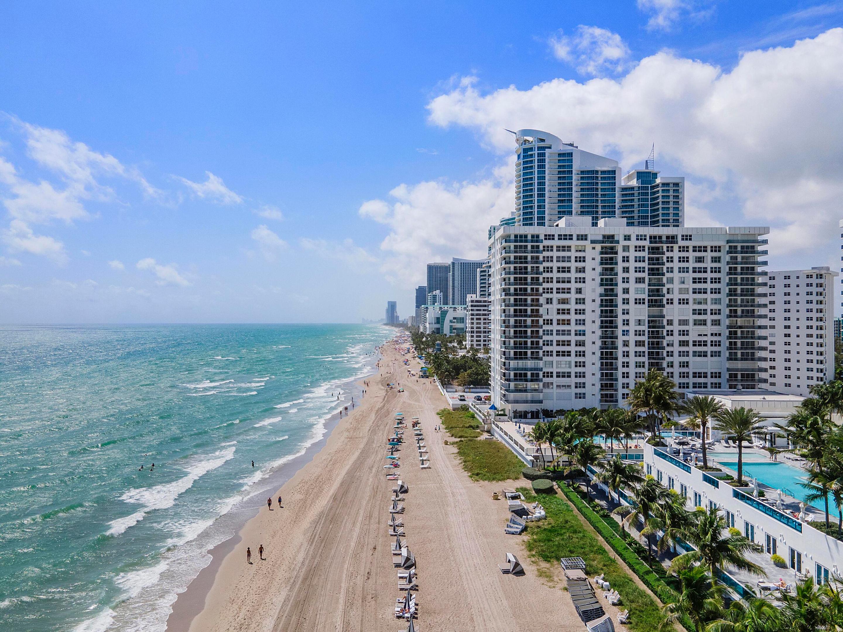 AQUARIUS CONDO - Residential