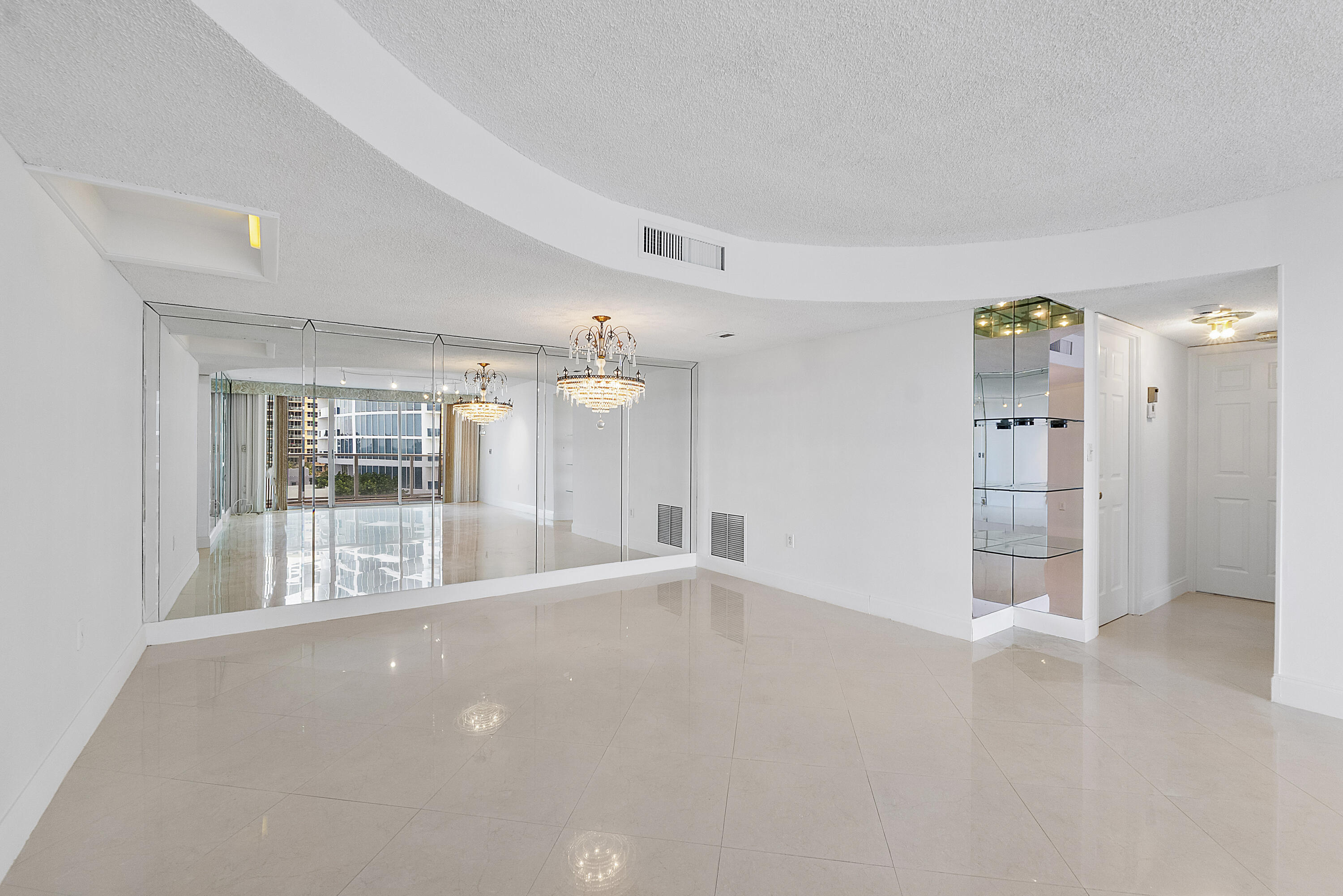 AQUARIUS CONDO - Residential