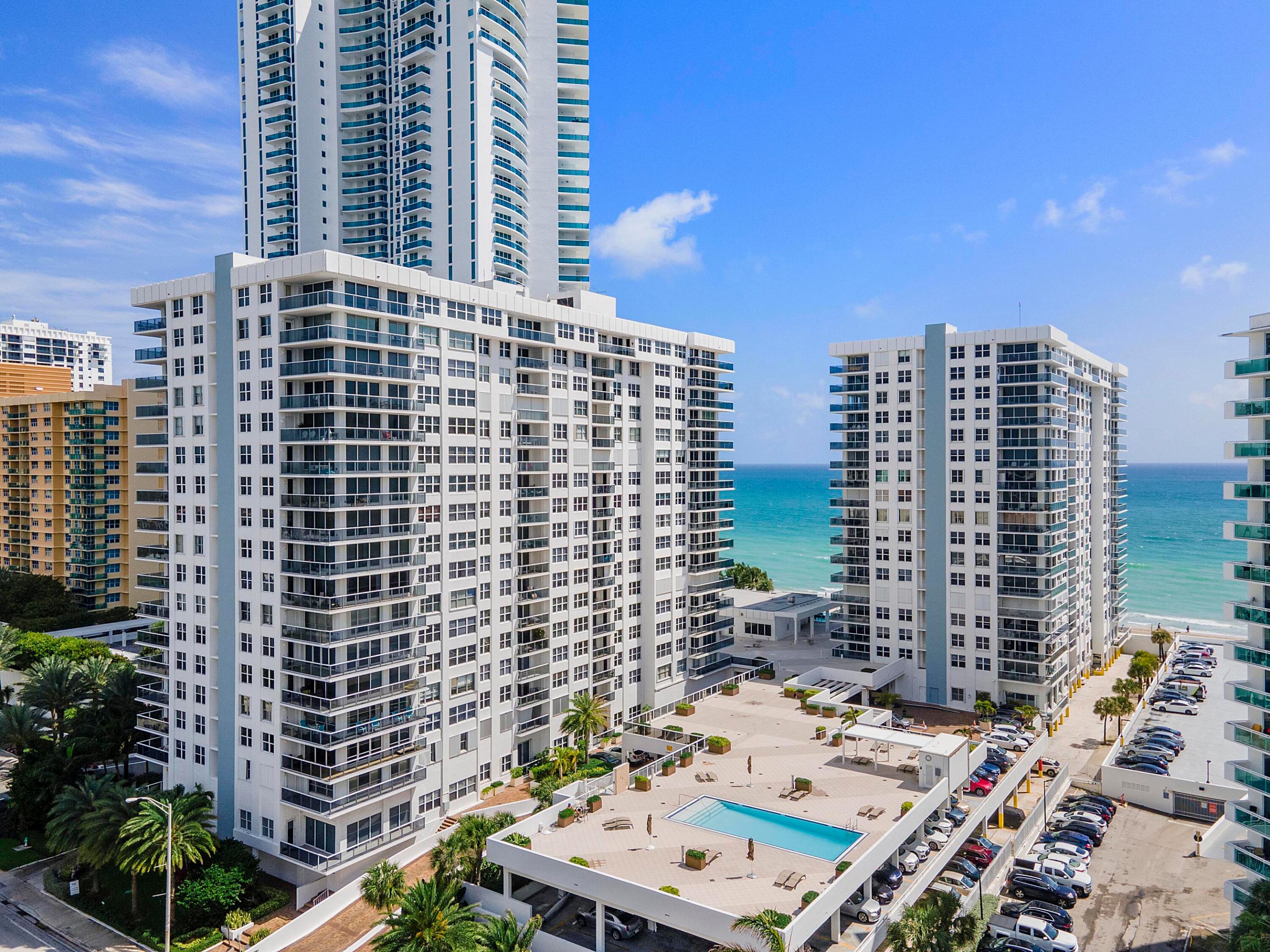 AQUARIUS CONDO - Residential