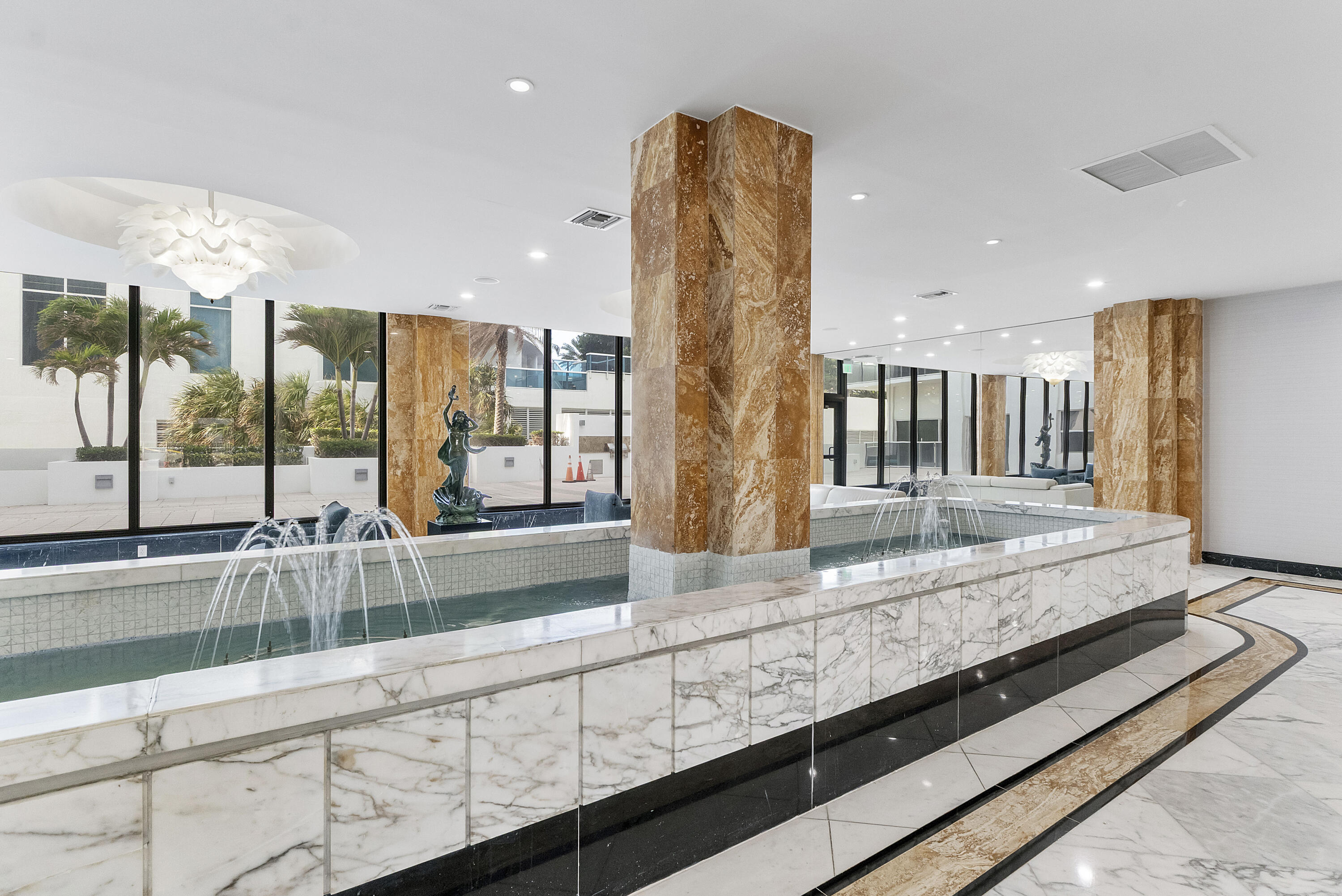 AQUARIUS CONDO - Residential