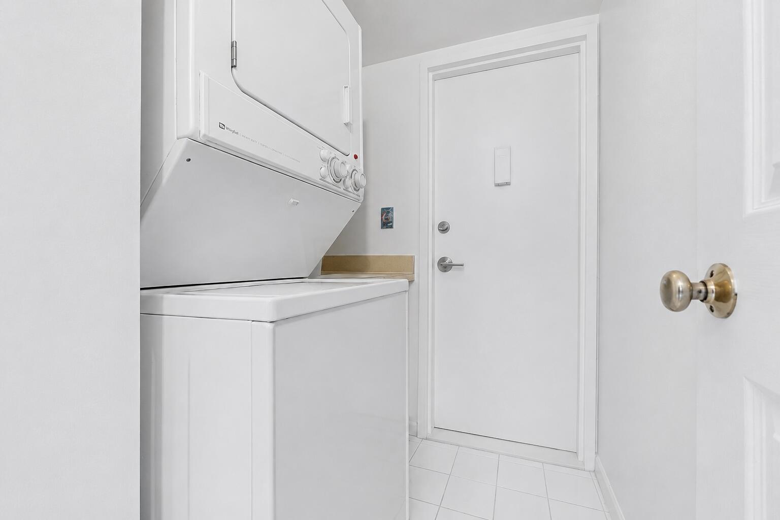 AQUARIUS CONDO - Residential