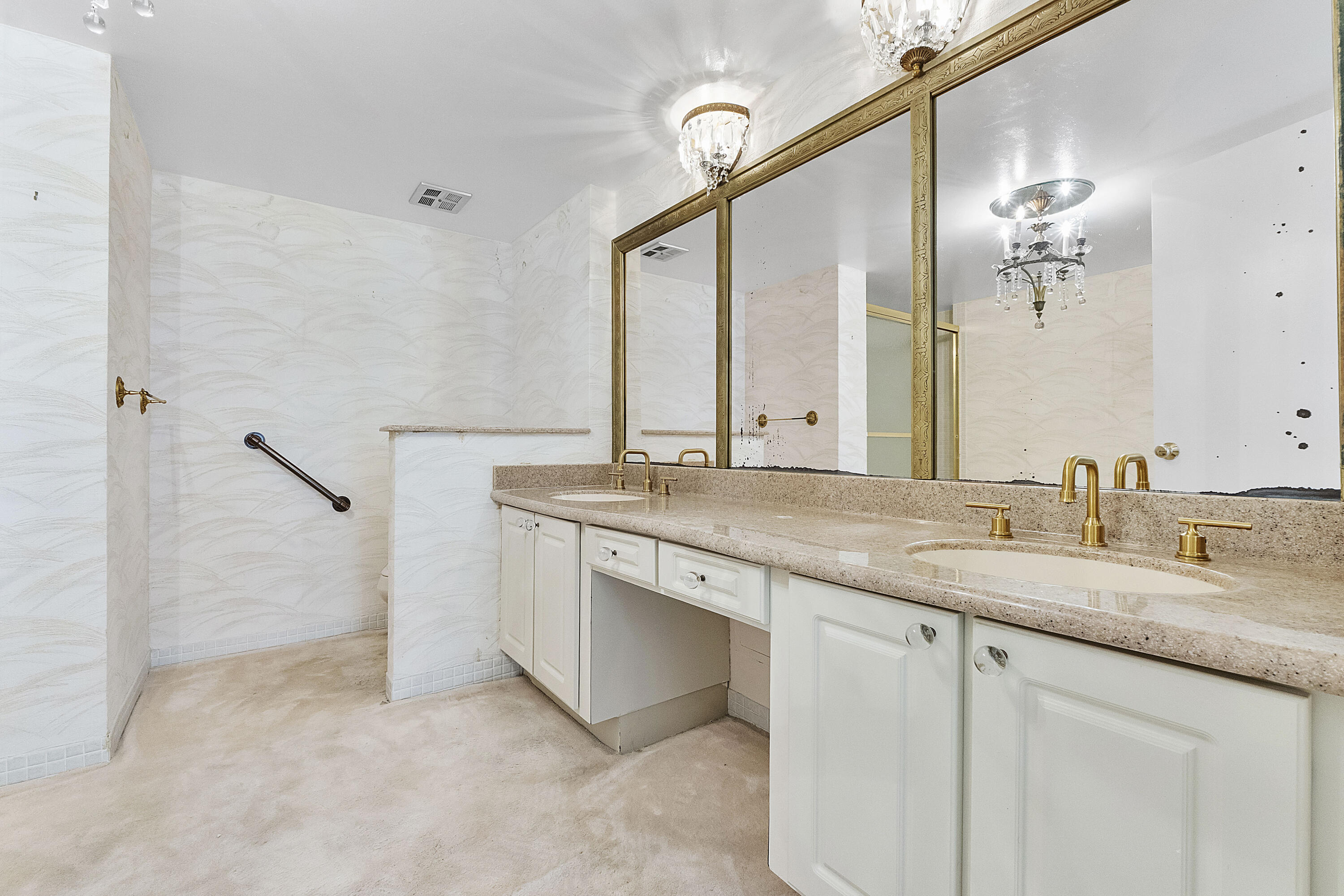 AQUARIUS CONDO - Residential