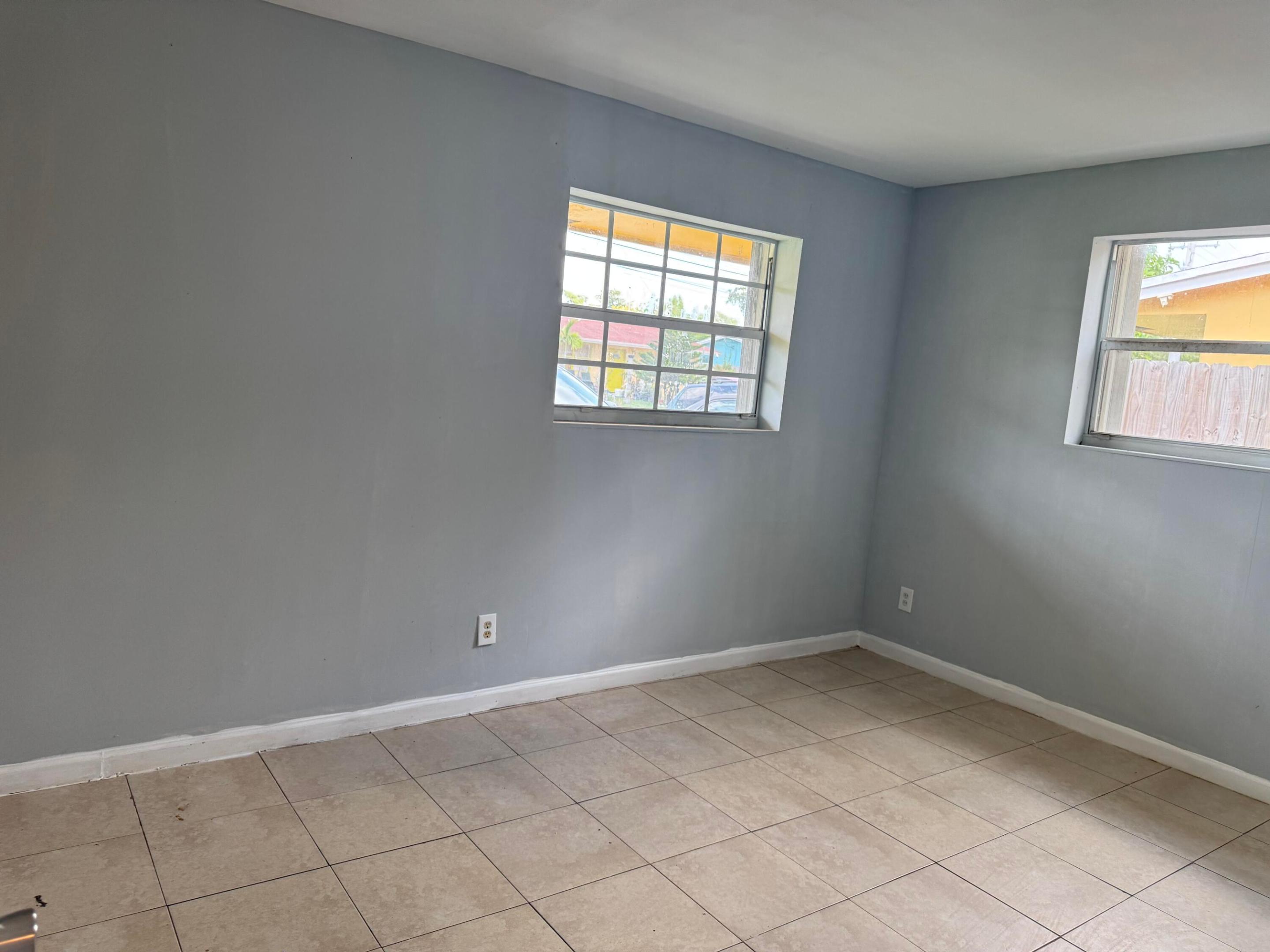 SPRINGBANK PARK SEC 2 - Residential Lease
