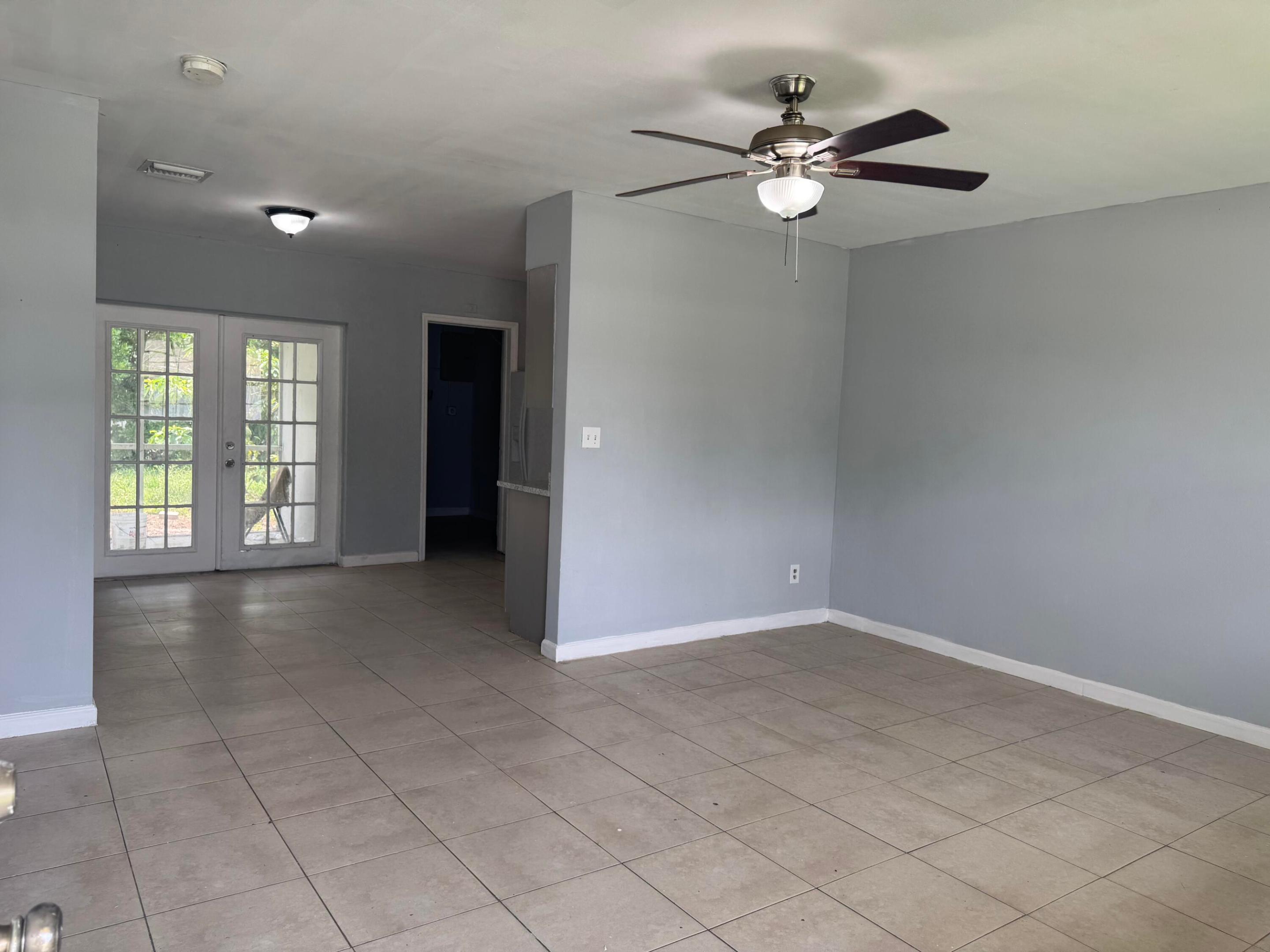 SPRINGBANK PARK SEC 2 - Residential Lease