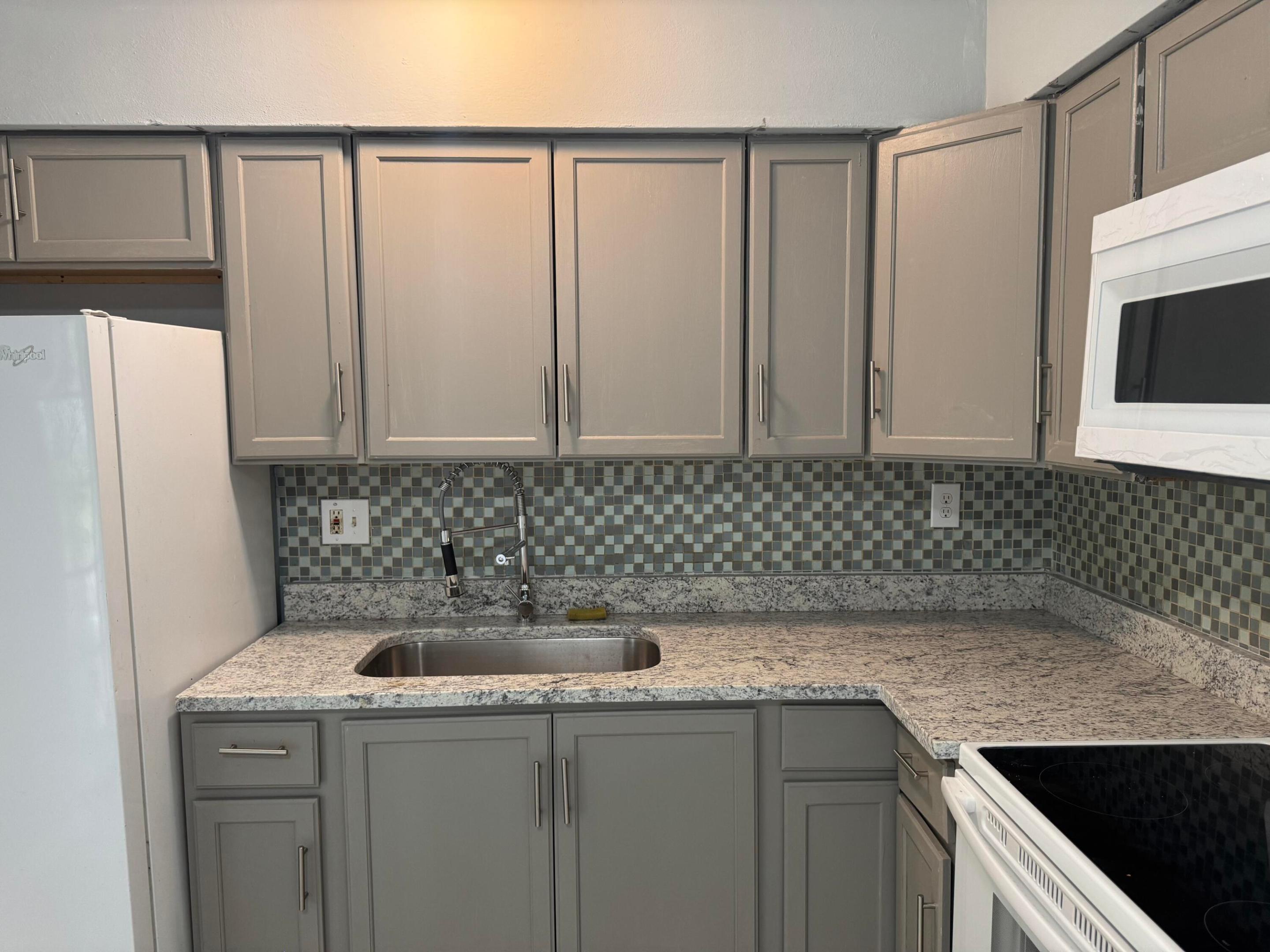 SPRINGBANK PARK SEC 2 - Residential Lease