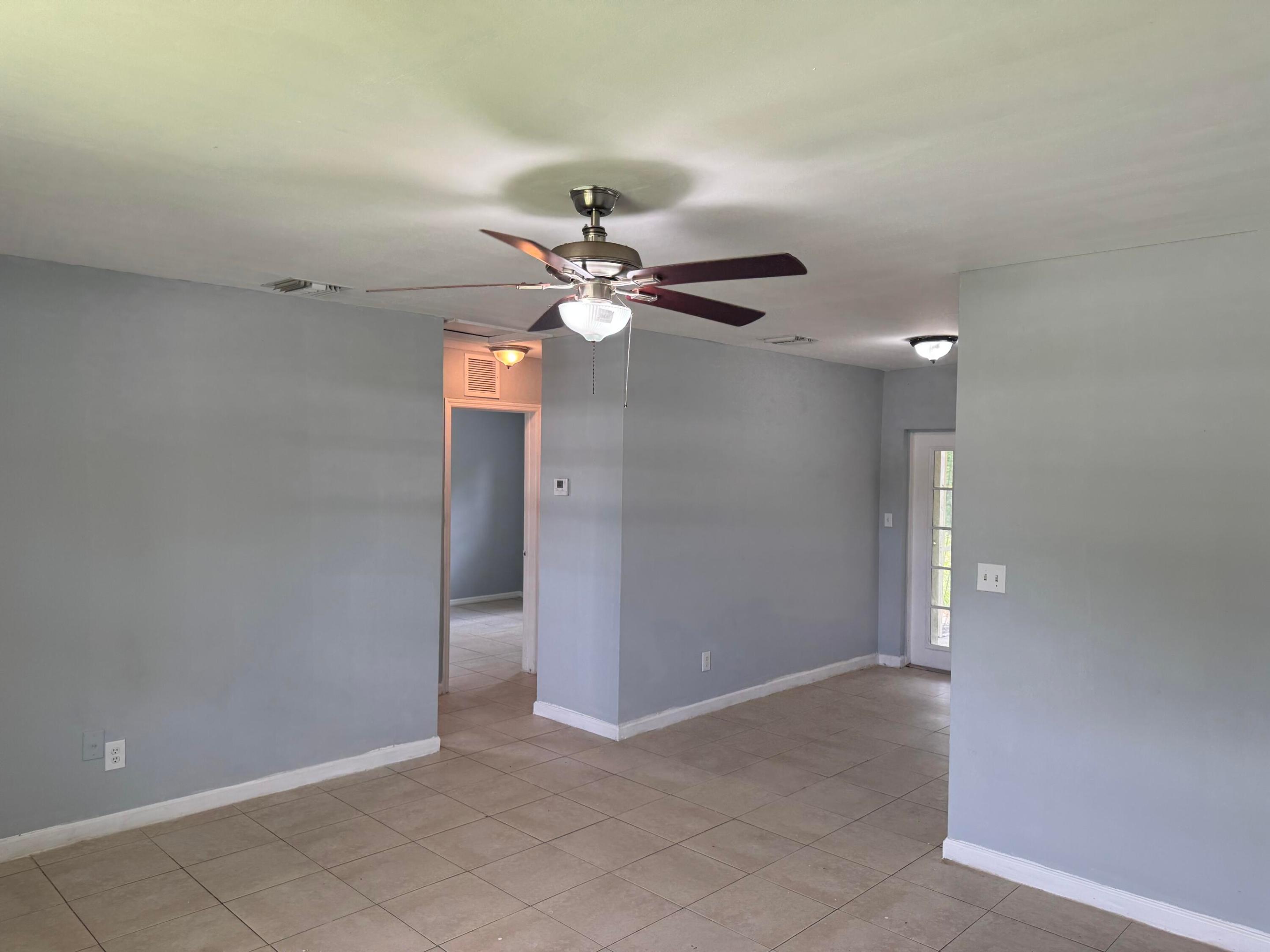 SPRINGBANK PARK SEC 2 - Residential Lease