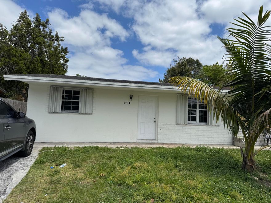 LOVELY UPDATED 2 BDROOM/1 BA SINGLE FAMILY HOME IN NORTH LAUDERDALE .THE HOUSE UPDATED NEW KITCHEN , new APPLIANCES & TILED FLOORS NEW CENTER A C , NEW PAINT LANDSCAPED BACK YARD IS FENCED IN, & . A LAUNDRY ROOM.