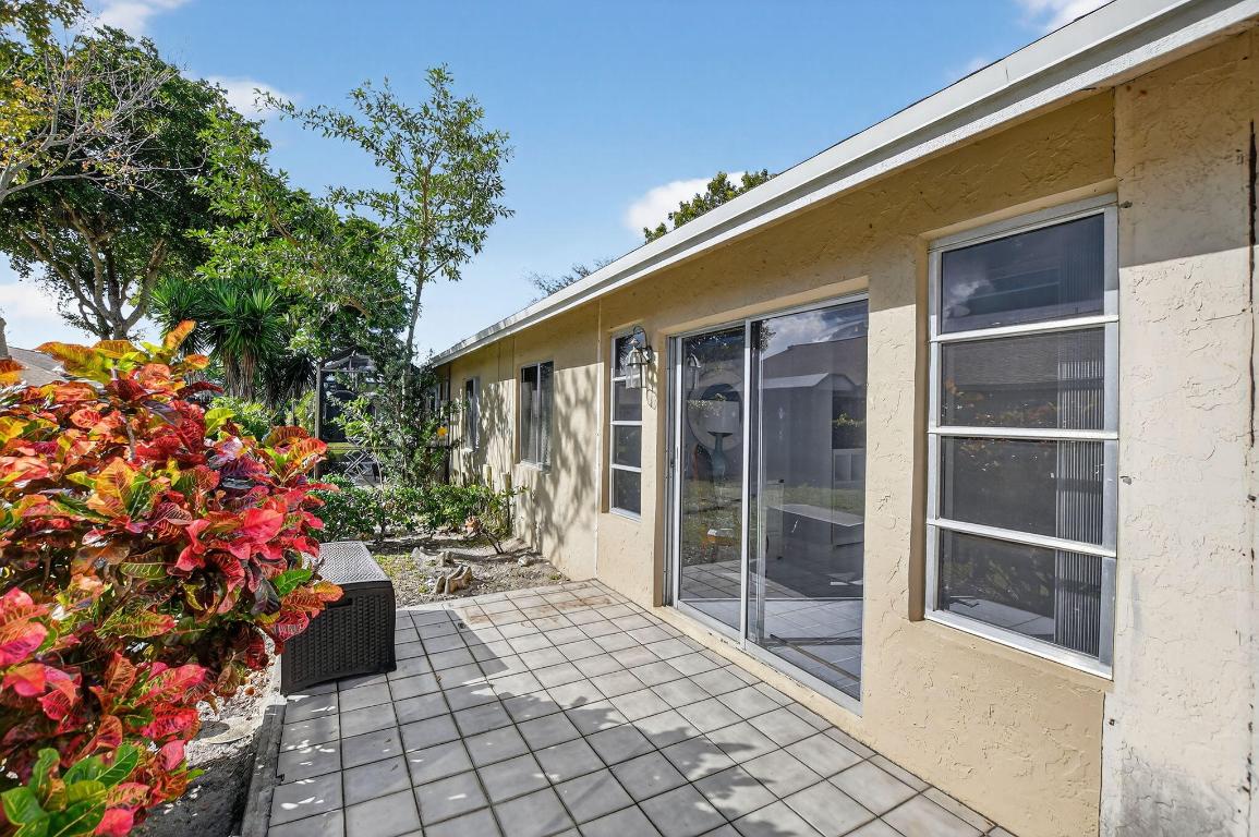 WHISPER WALK - Residential Lease