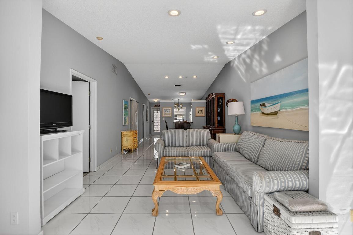 WHISPER WALK - Residential Lease