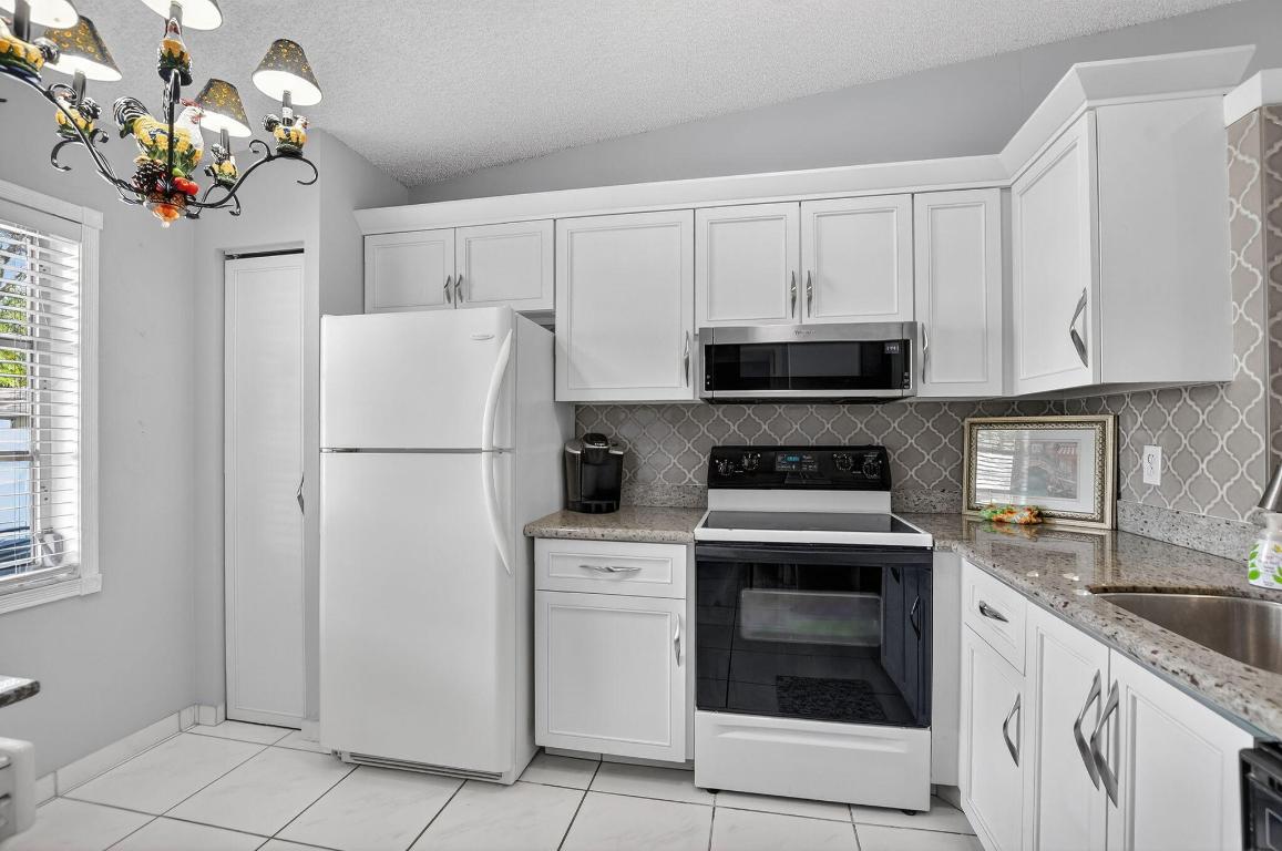 WHISPER WALK - Residential Lease